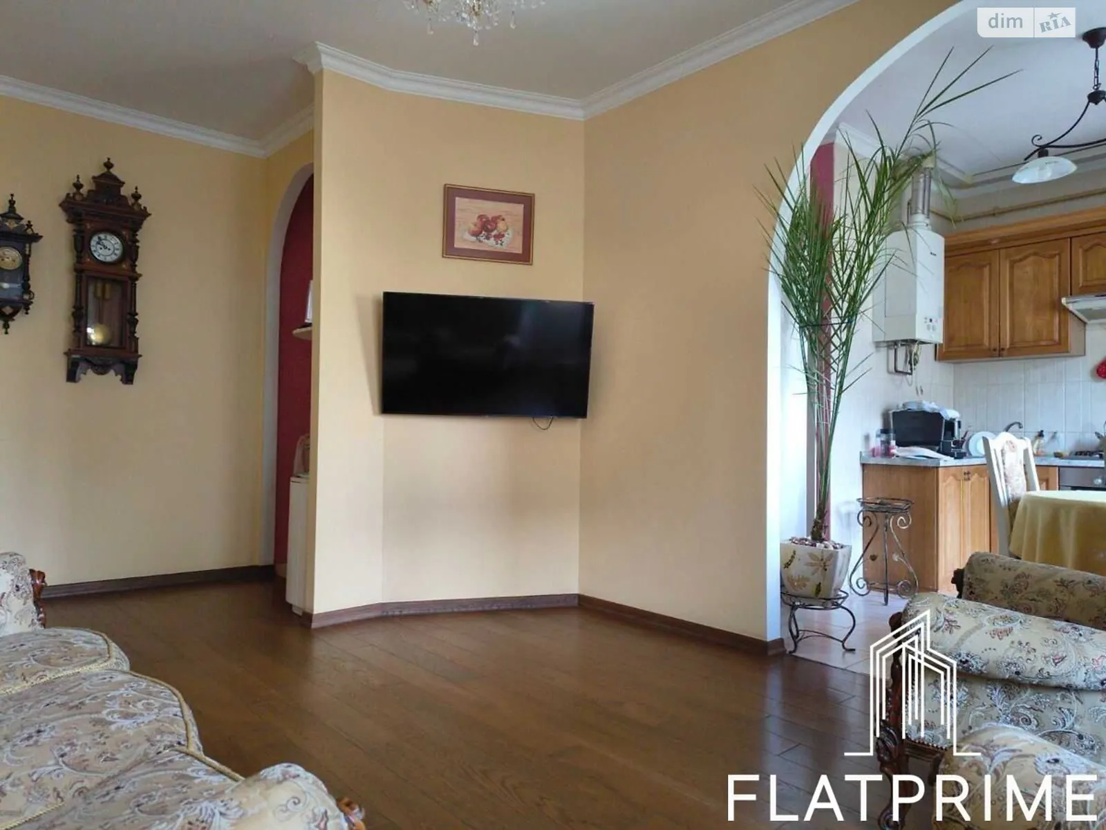 Продається 2-кімнатна квартира 60 кв. м у Києві, вул. Татарська, 18Б - фото 1