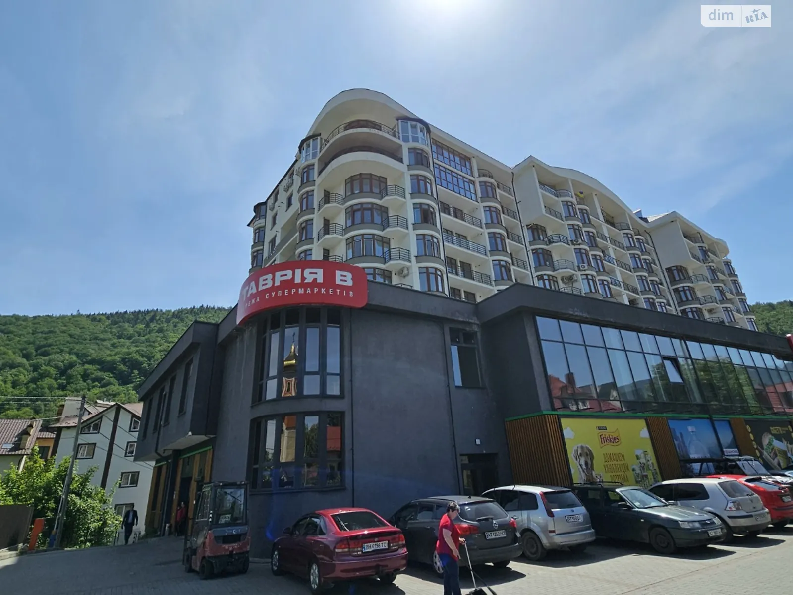 Продается 2-комнатная квартира 68.2 кв. м в Яремче, ул. Свободы, 301 - фото 1