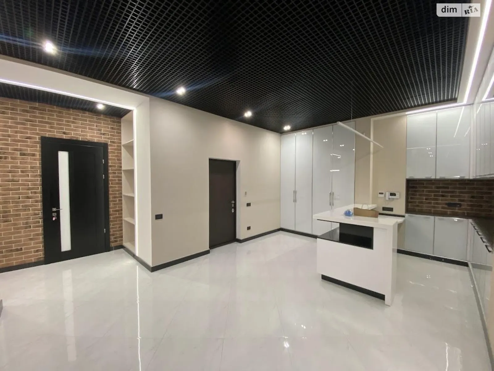 Здається в оренду офіс 170 кв. м в бізнес-центрі, цена: 4500 $ - фото 1