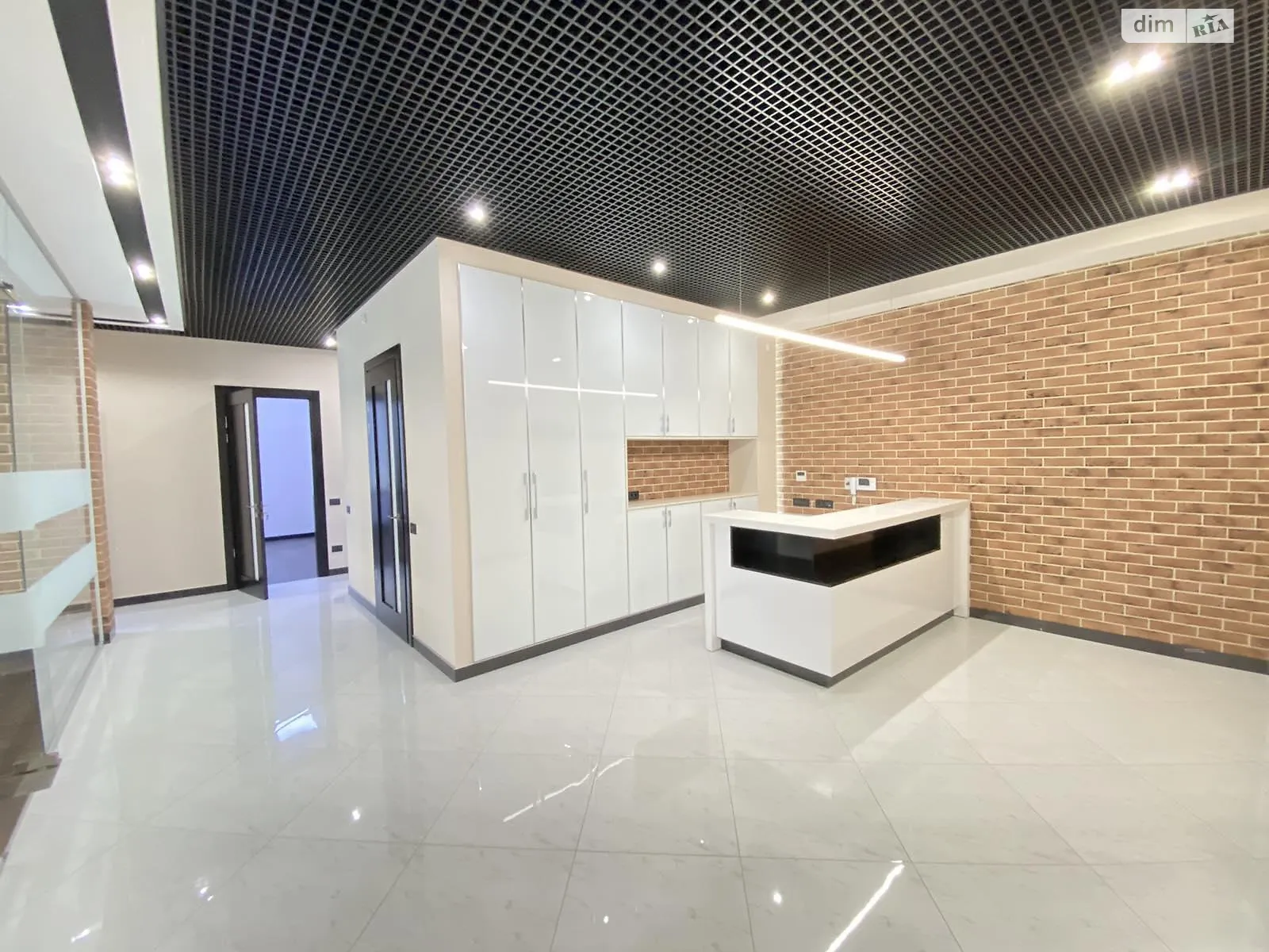 Здається в оренду офіс 370 кв. м в бізнес-центрі, цена: 9500 $ - фото 1