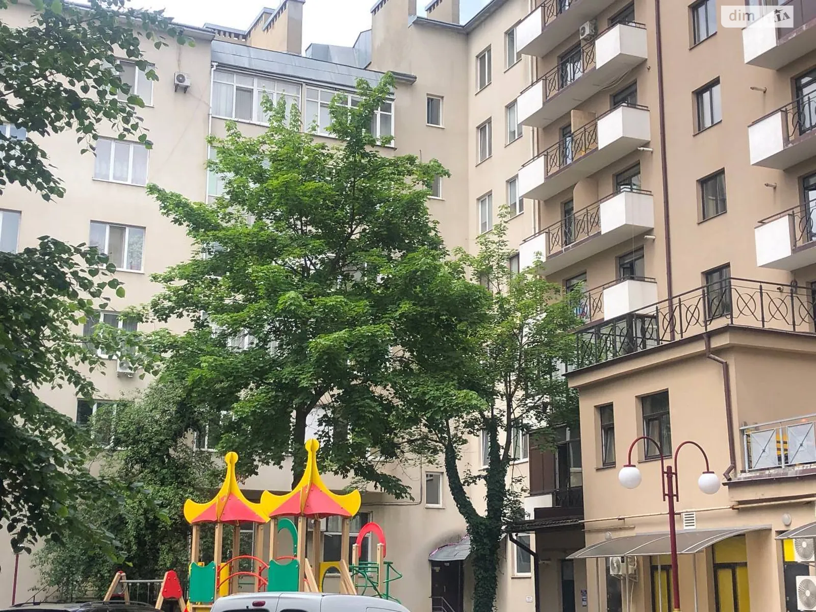Здається в оренду 4-кімнатна квартира 70 кв. м у Івано-Франківську, вул. Залізнична, 49 - фото 1