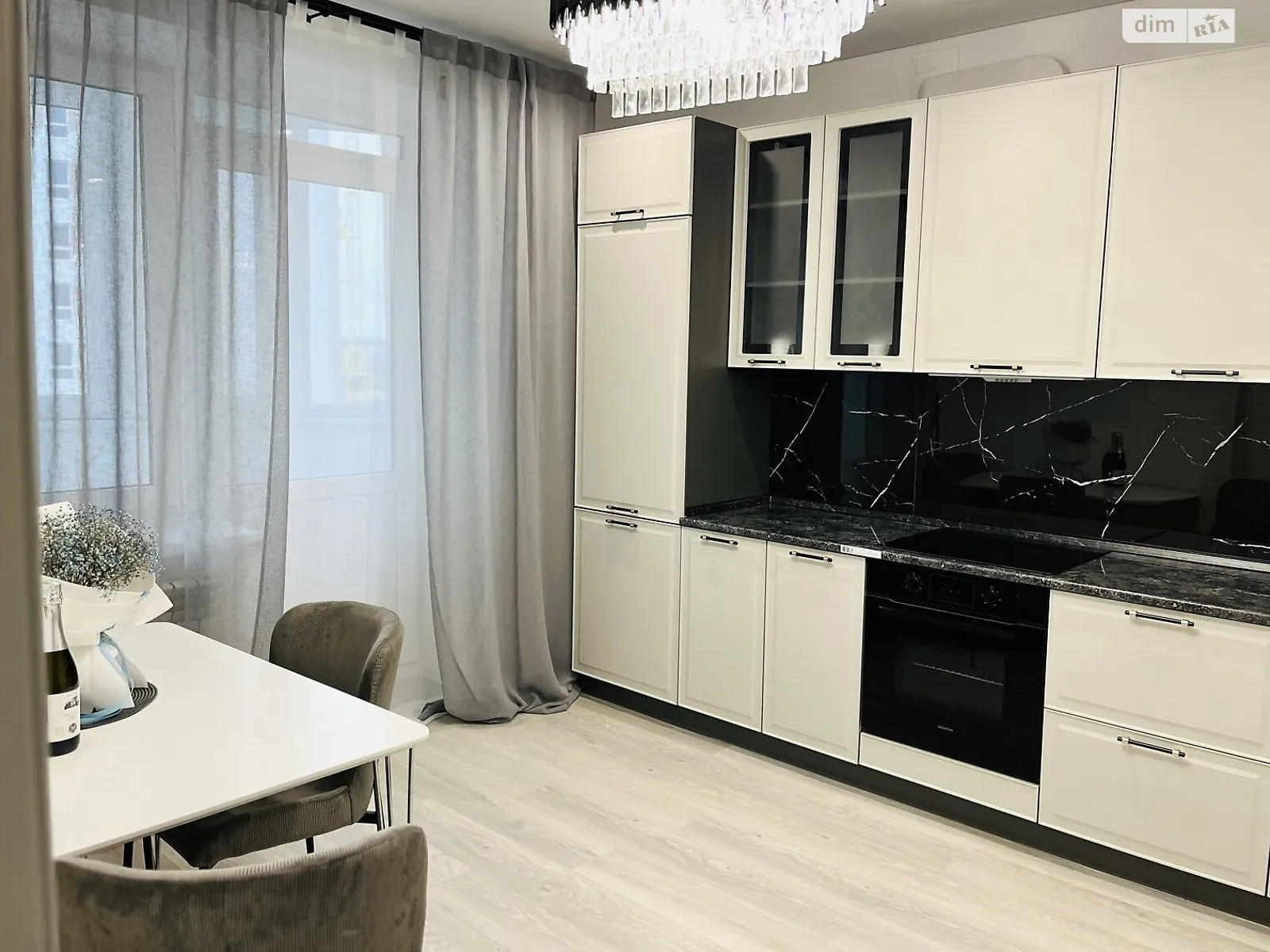 Продается 3-комнатная квартира 98 кв. м в Виннице, ул. Александровская - фото 1