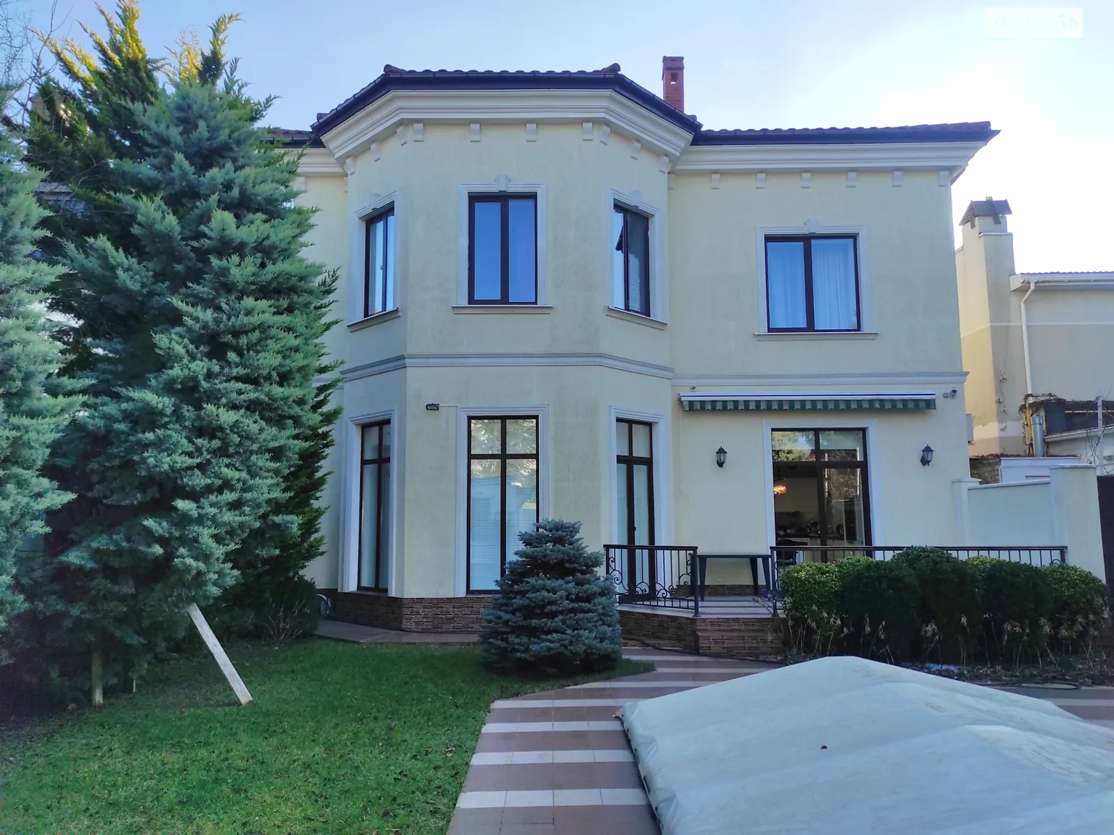 Продается дом на 2 этажа 240 кв. м с балконом, цена: 670000 $ - фото 1
