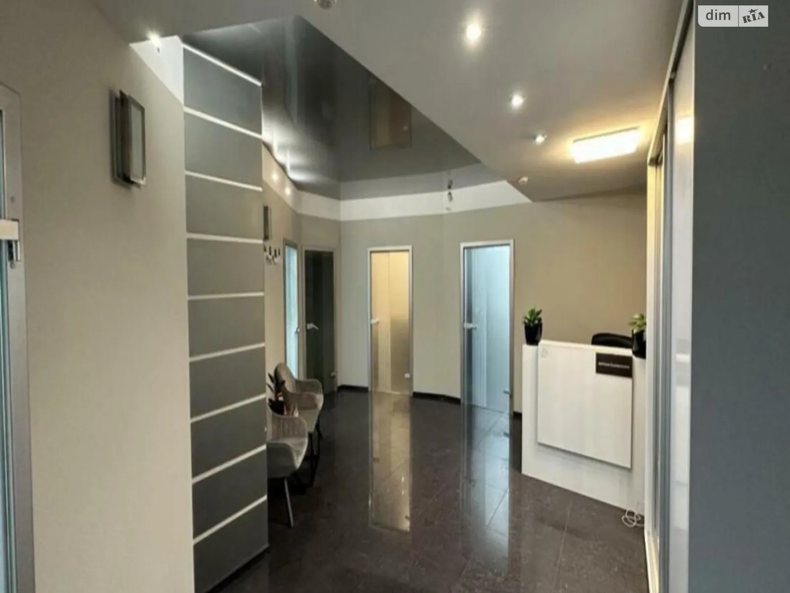Продается 4-комнатная квартира 148 кв. м в Киеве, ул. Владимирская, 49А - фото 1