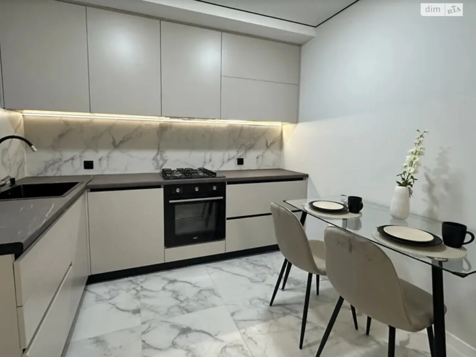 2-кімнатна квартира 62 кв. м у Тернополі, цена: 69200 $ - фото 1