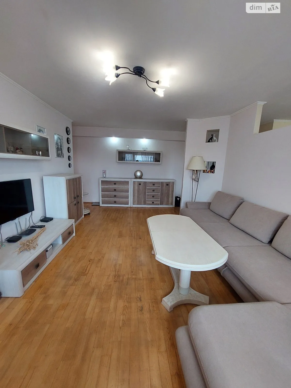 3-комнатная квартира 67.4 кв. м в Луцке, просп. Возрождение, 14А - фото 1