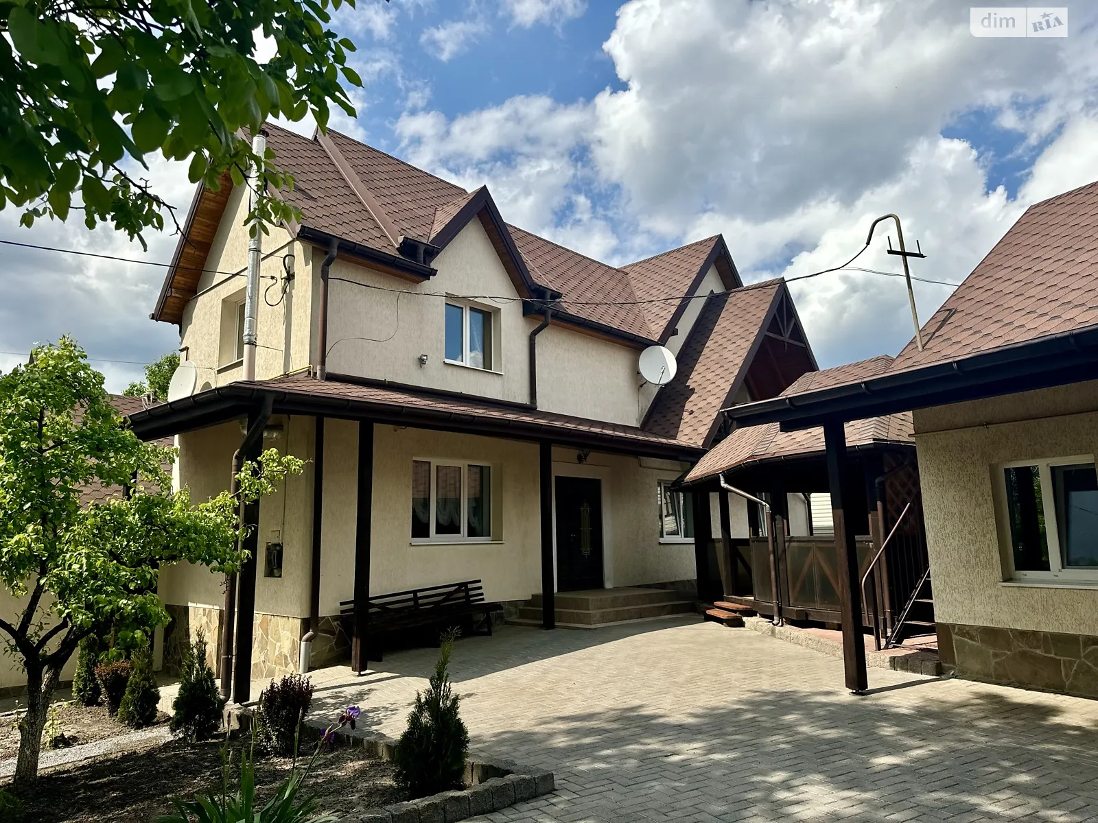Продается дом на 2 этажа 167 кв. м с гаражом, цена: 225000 $ - фото 1