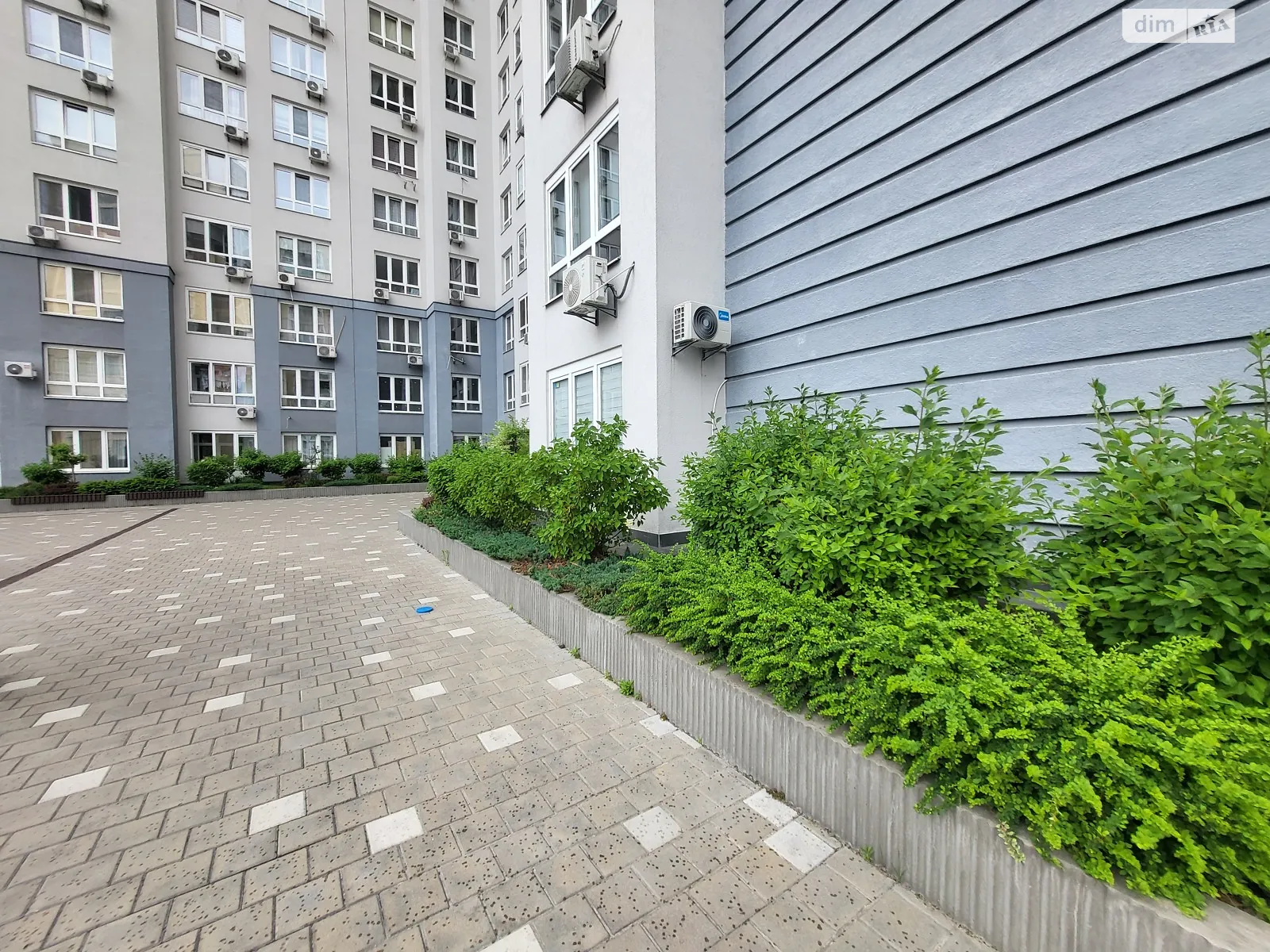 Продається 2-кімнатна квартира 61.2 кв. м у Києві, вул. Драгоманова, 10 - фото 1