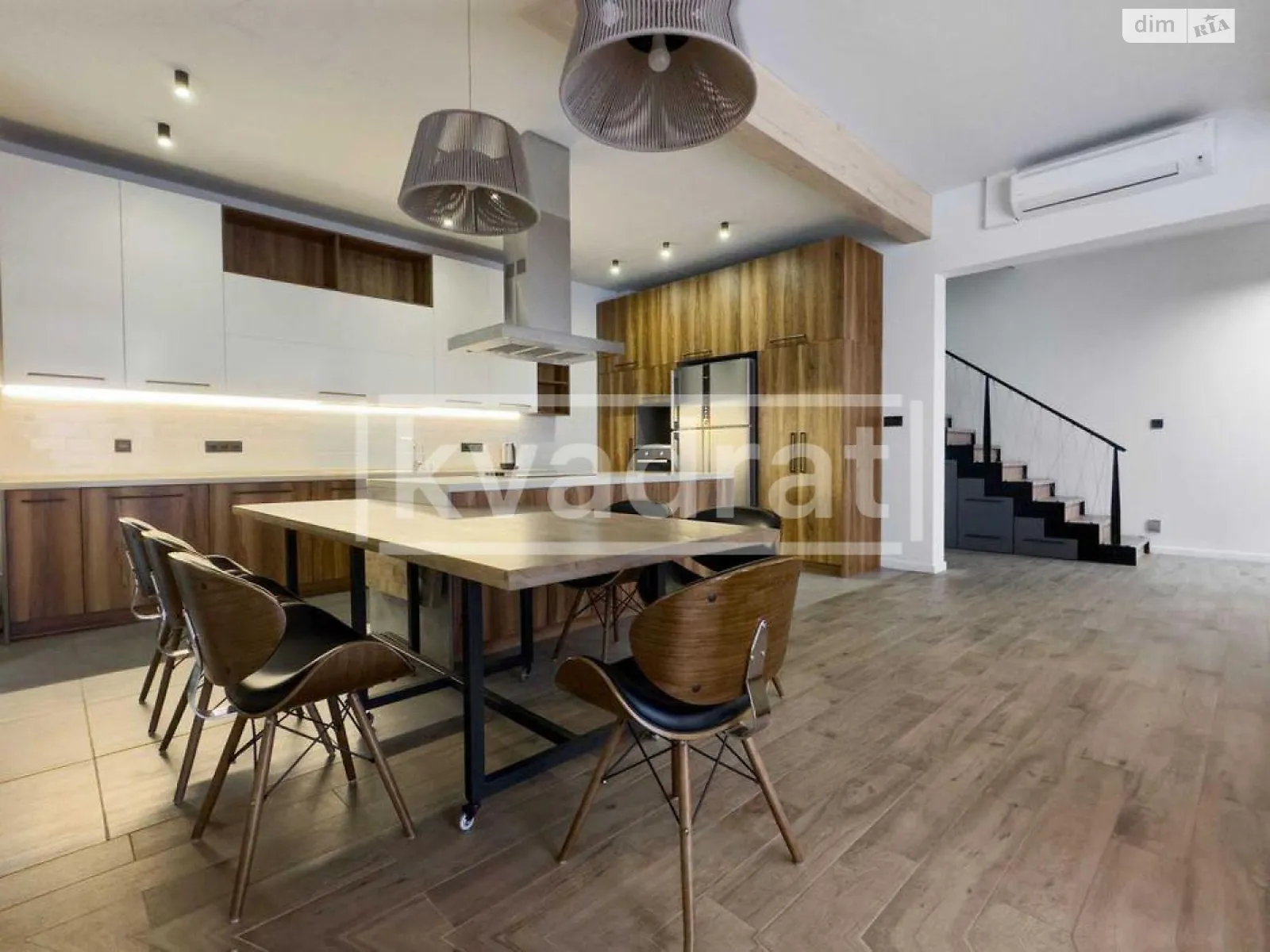 Сдается в аренду дом на 3 этажа 250 кв. м с баней/сауной, цена: 5500 $ - фото 1