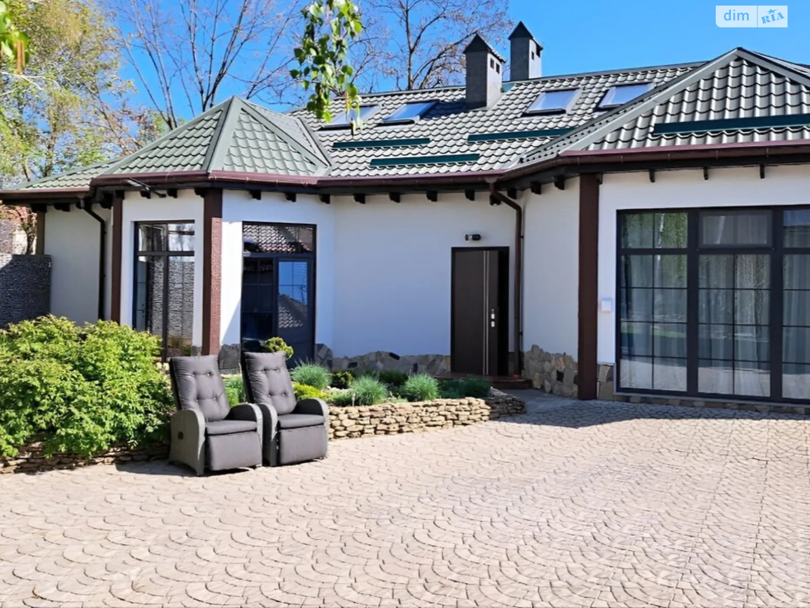 Продается дом на 2 этажа 220 кв. м с баней/сауной, цена: 530000 $ - фото 1
