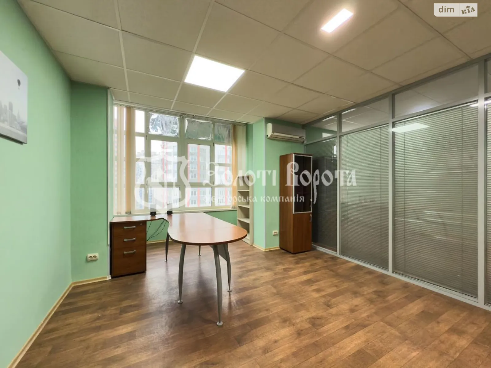 Продается офис 80 кв. м в бизнес-центре, цена: 72000 $ - фото 1