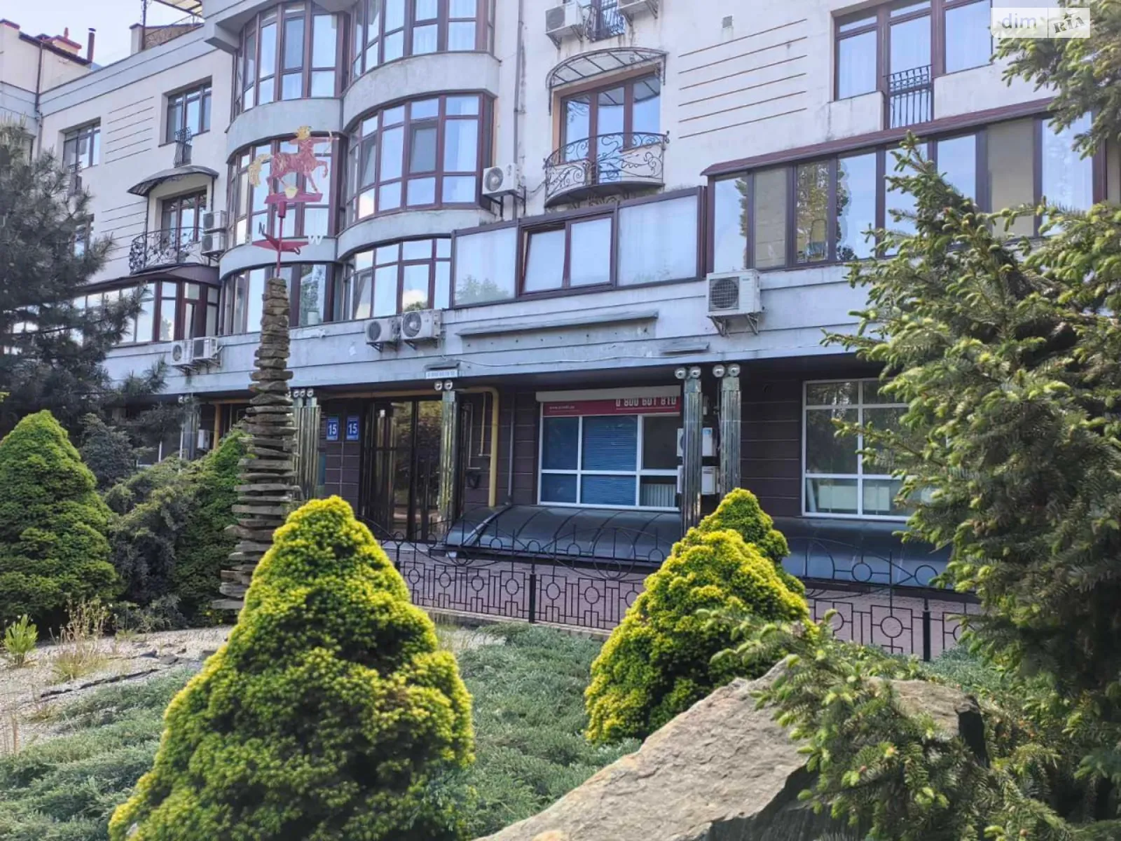 Сдается в аренду офис 110 кв. м в бизнес-центре, цена: 2300 $ - фото 1