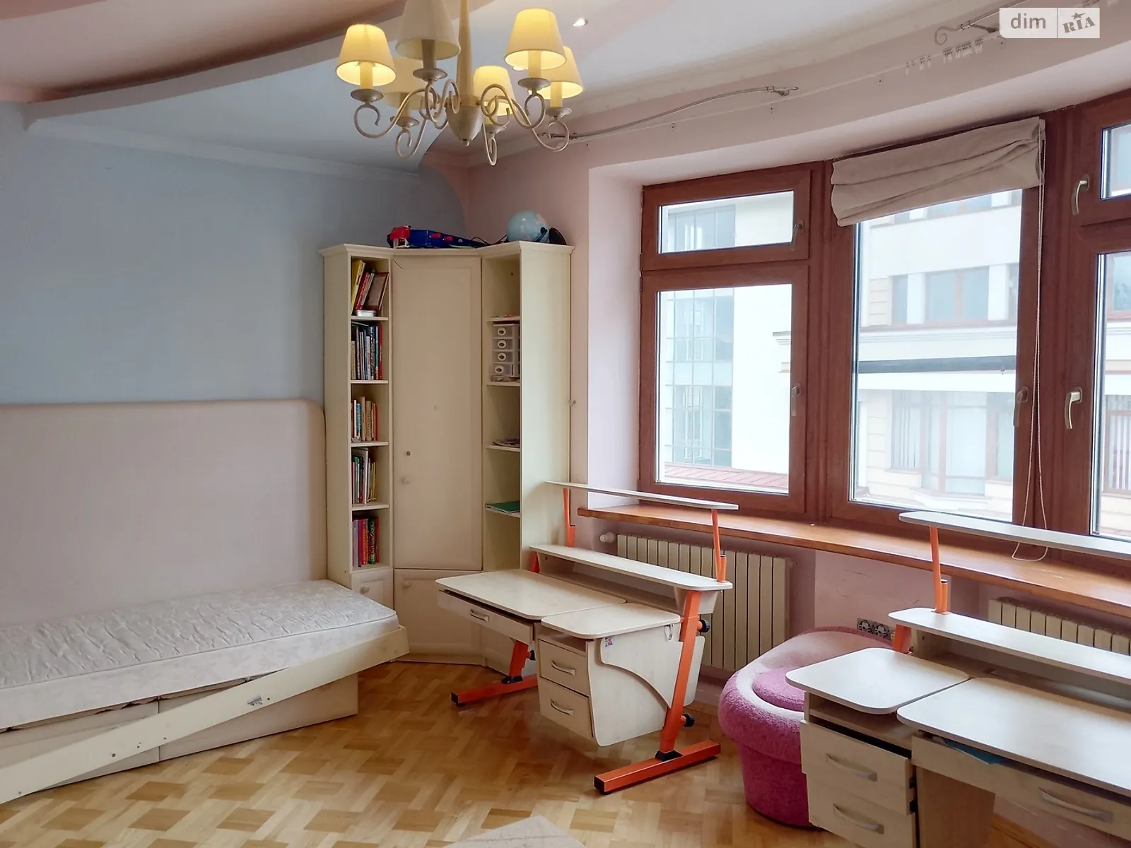 Продается 4-комнатная квартира 163 кв. м в Ивано-Франковске, ул. Заклинских, 1А - фото 1