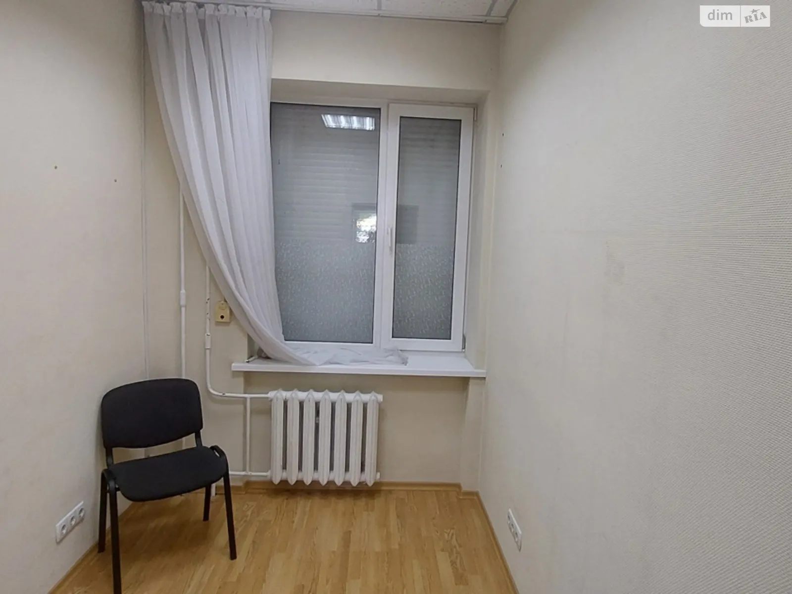 Сдается в аренду офис 66.2 кв. м в бизнес-центре, цена: 8000 грн - фото 1