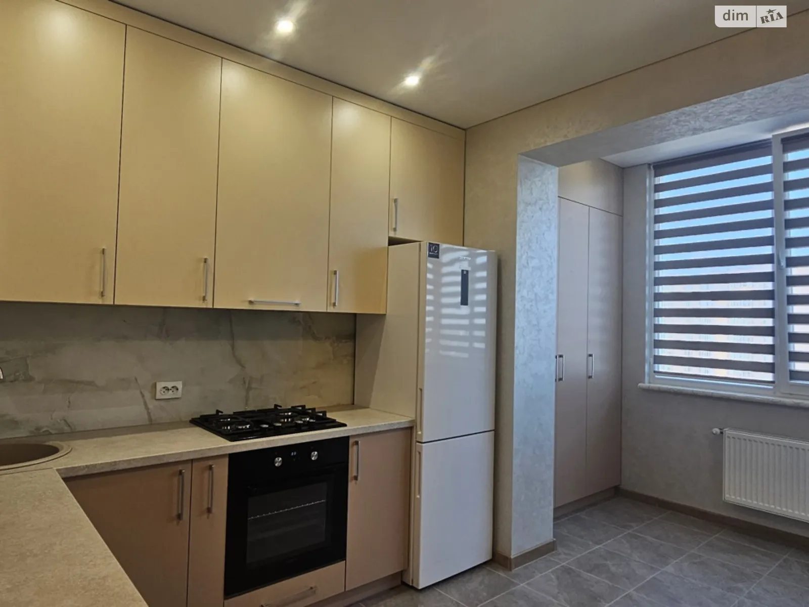 Сдается в аренду 1-комнатная квартира 41 кв. м в Ровно, ул. Соборная, 285Е - фото 1