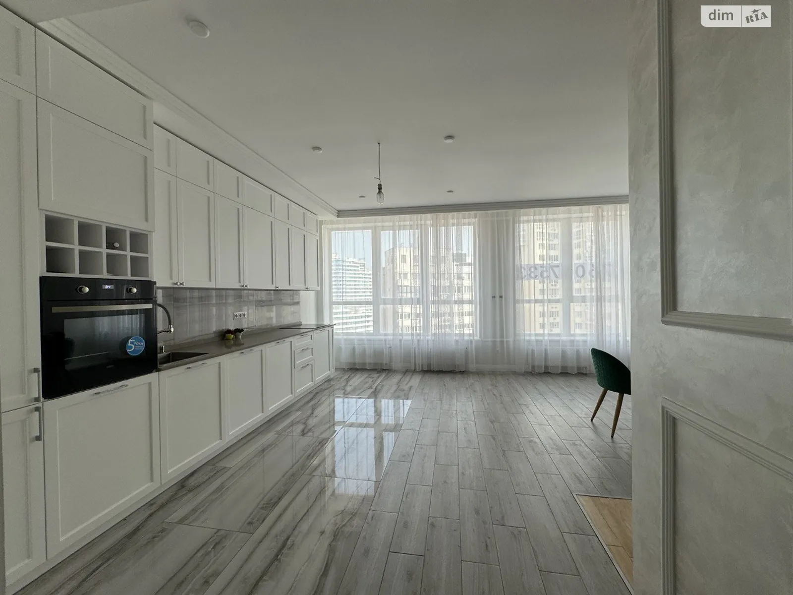 Продается 1-комнатная квартира 57 кв. м в Одессе, ул. Новобереговая, 12А - фото 1