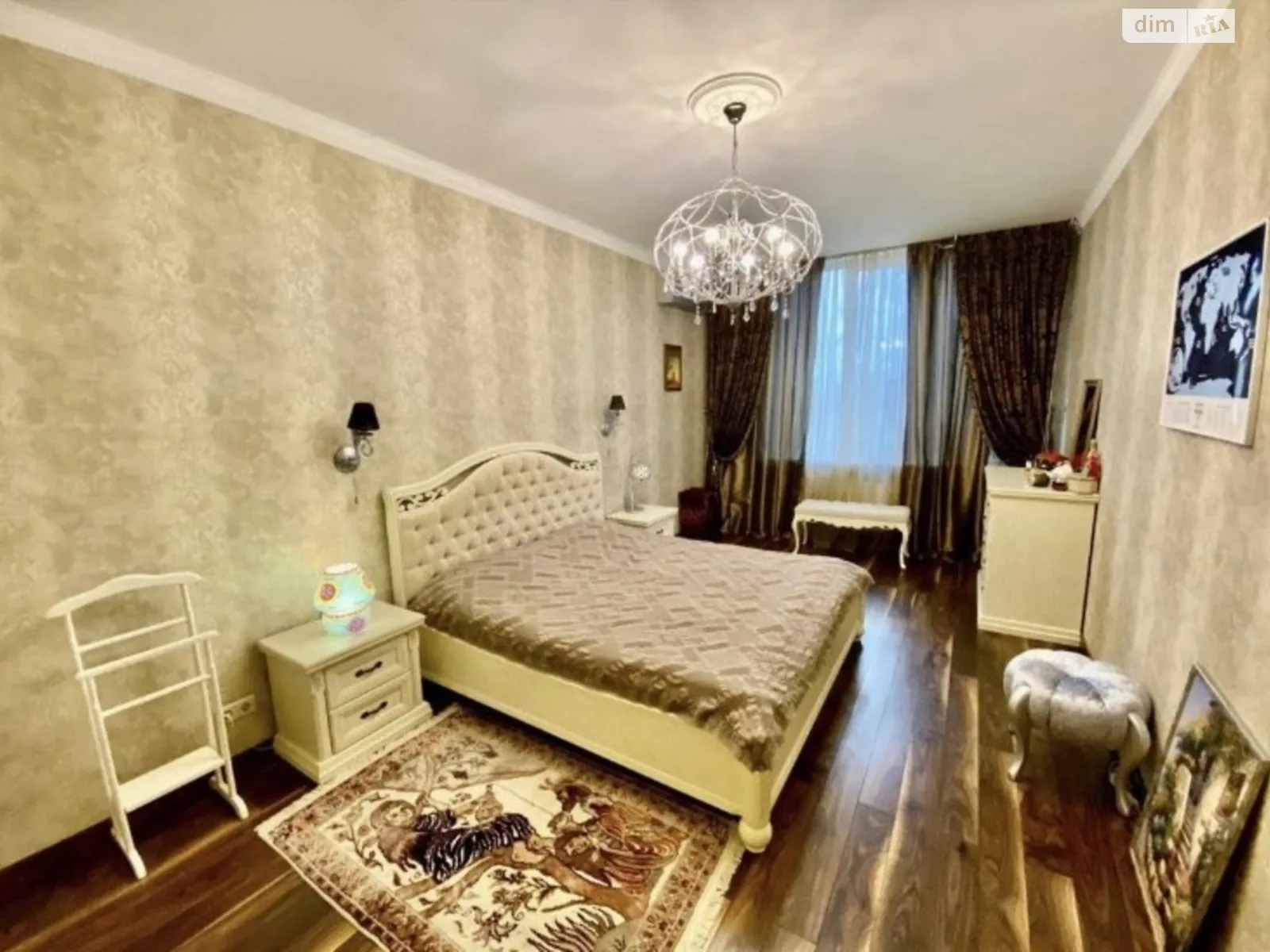 Продається 1-кімнатна квартира 58 кв. м у Одесі, вул. Літературна - фото 1
