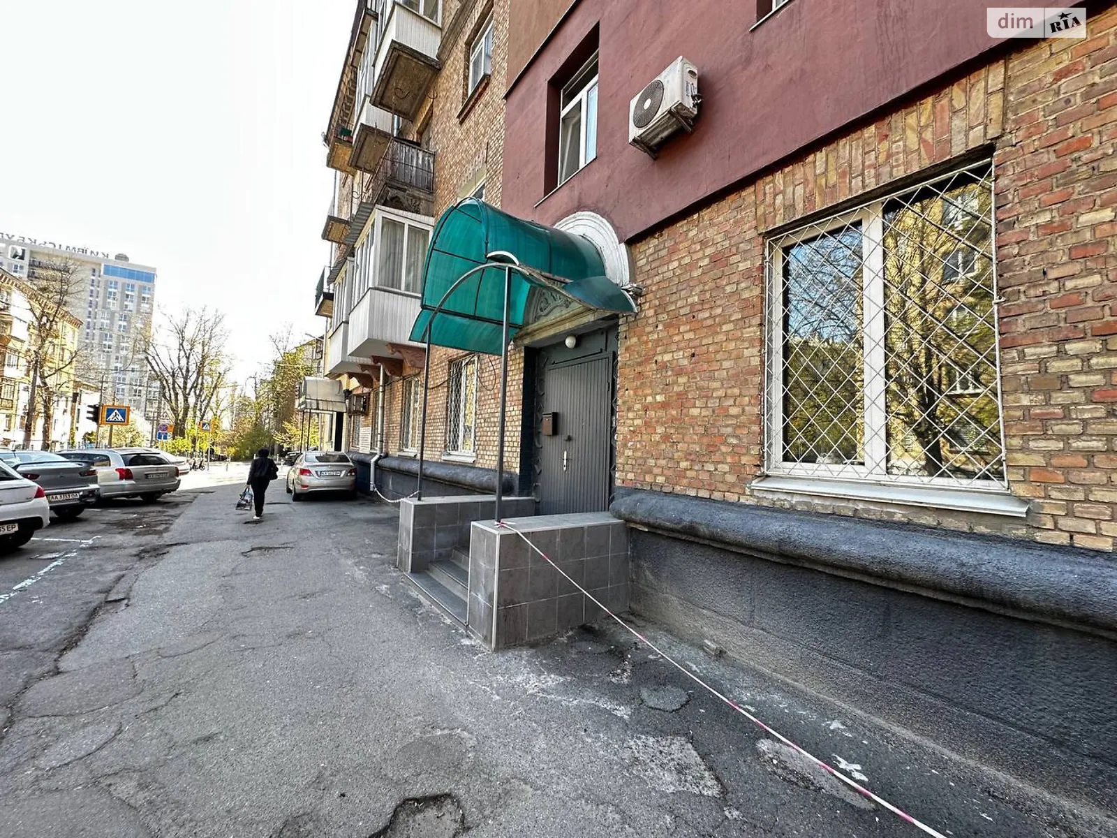 Здається в оренду офіс 240 кв. м в бізнес-центрі, цена: 3000 $ - фото 1