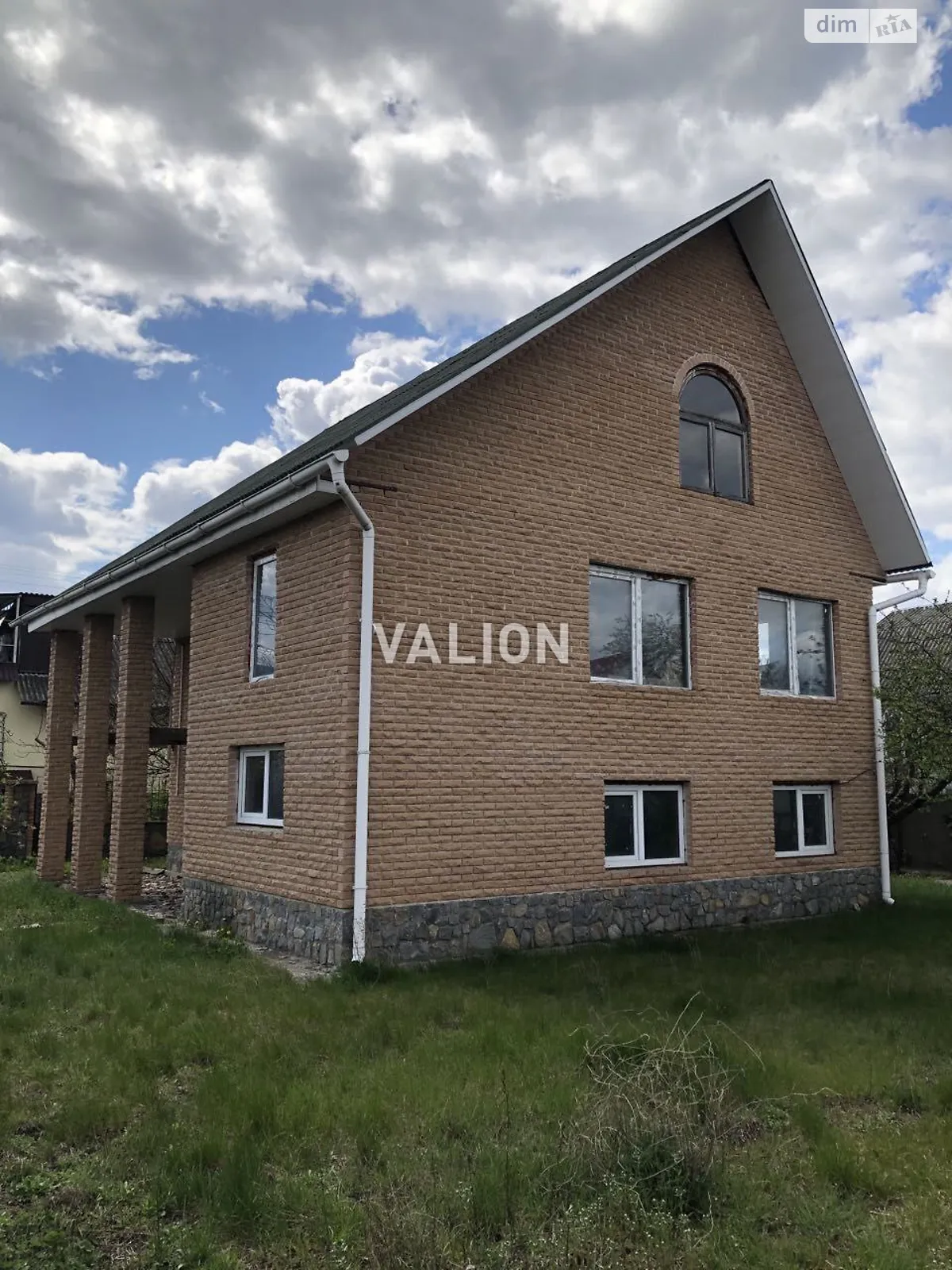 Продается дом на 2 этажа 120 кв. м с баней/сауной, цена: 32000 $ - фото 1