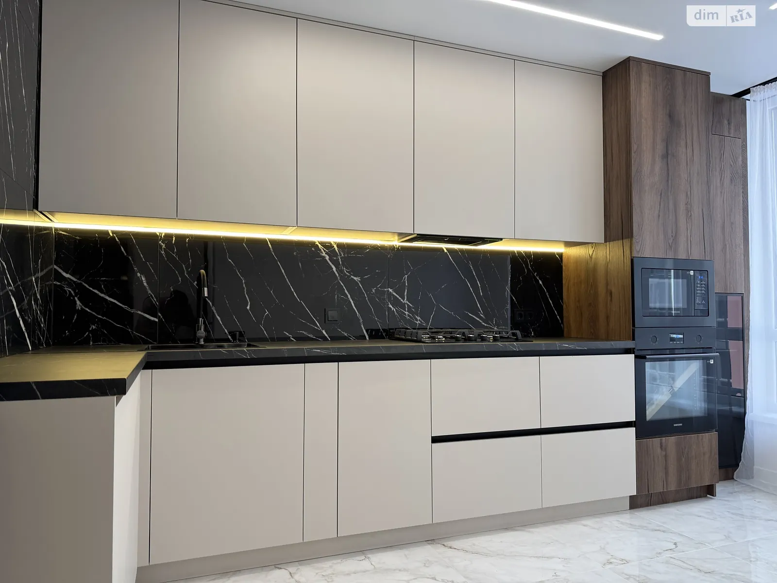Продается 1-комнатная квартира 38 кв. м в Угорниках, цена: 62000 $ - фото 1