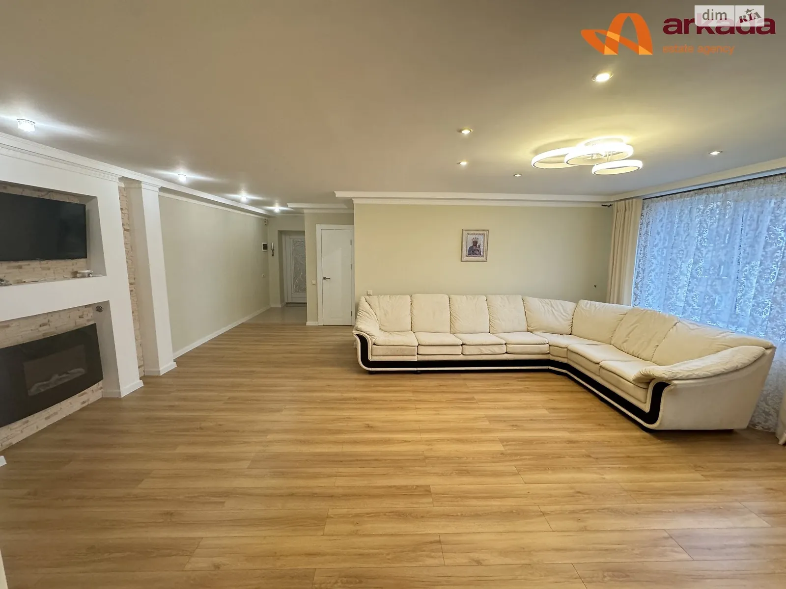 Продається 3-кімнатна квартира 124.9 кв. м у Івано-Франківську, вул. Симоненка Василя, 41 - фото 1