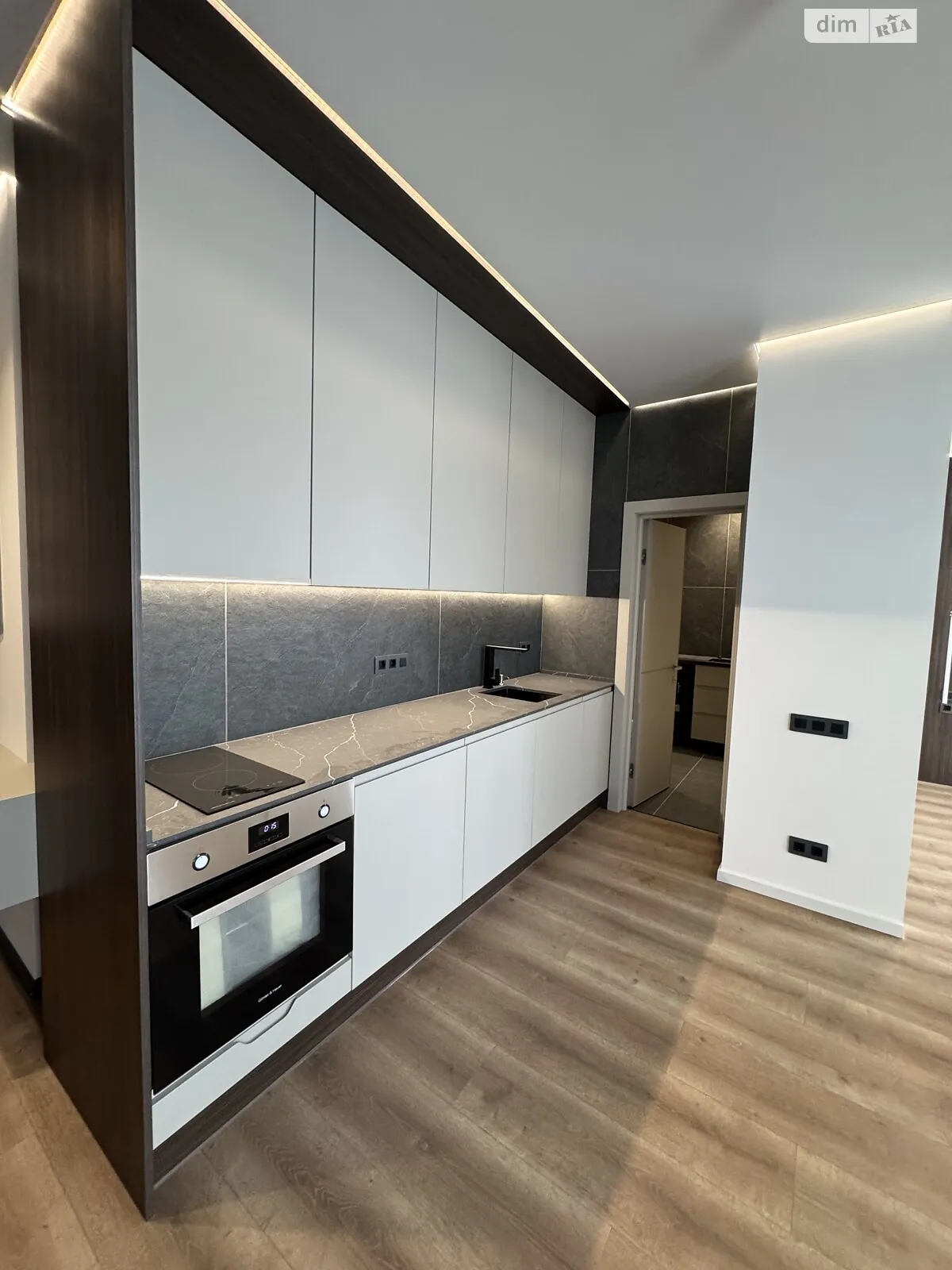 Продається 1-кімнатна квартира 38 кв. м у Одесі, вул. Радісна, 29 корпус 2 - фото 1