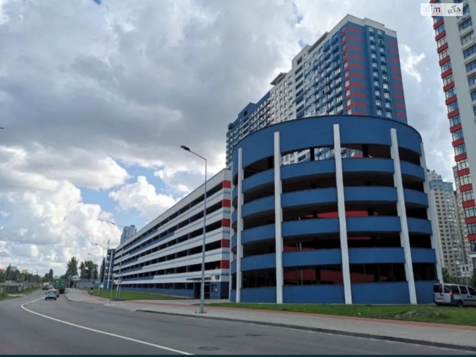 Продается подземный паркинг под легковое авто на 14.9 кв. м, цена: 17500 $ - фото 1