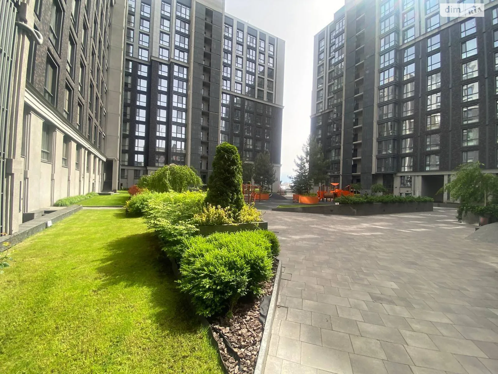 Продается 1-комнатная квартира 43 кв. м в Днепре, ул. Костомаровская, 1А - фото 1