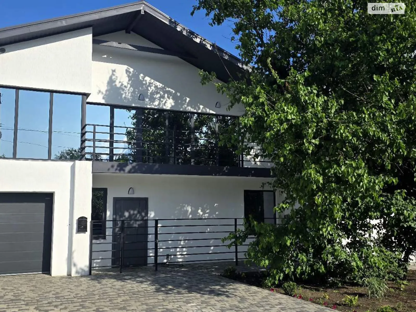 Продается дом на 2 этажа 315 кв. м с гаражом, цена: 520000 $ - фото 1