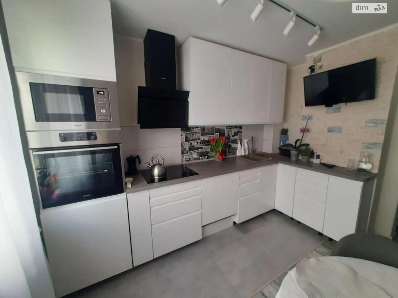 Продається 2-кімнатна квартира 68 кв. м у Києві, вул. Феодосійська, 14А - фото 1