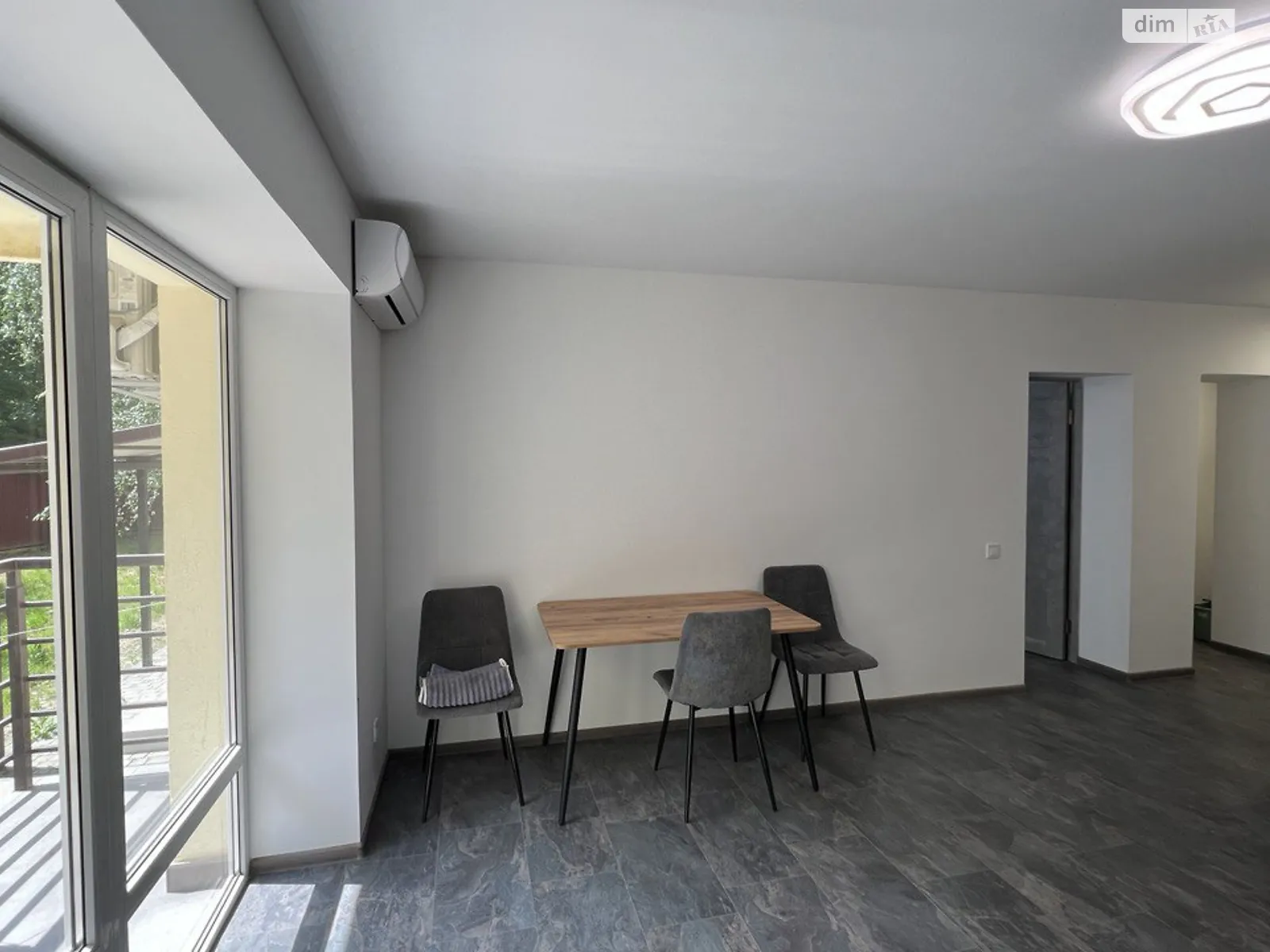Продается 2-комнатная квартира 44.6 кв. м в Берегове, ул. Хмельницкого - фото 1