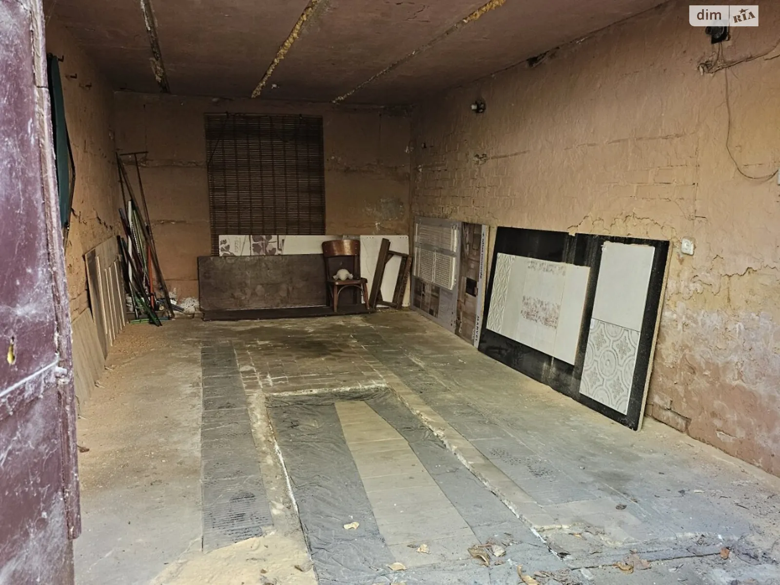 Продается место в гаражном кооперативе под легковое авто на 20 кв. м, цена: 3850 $ - фото 1