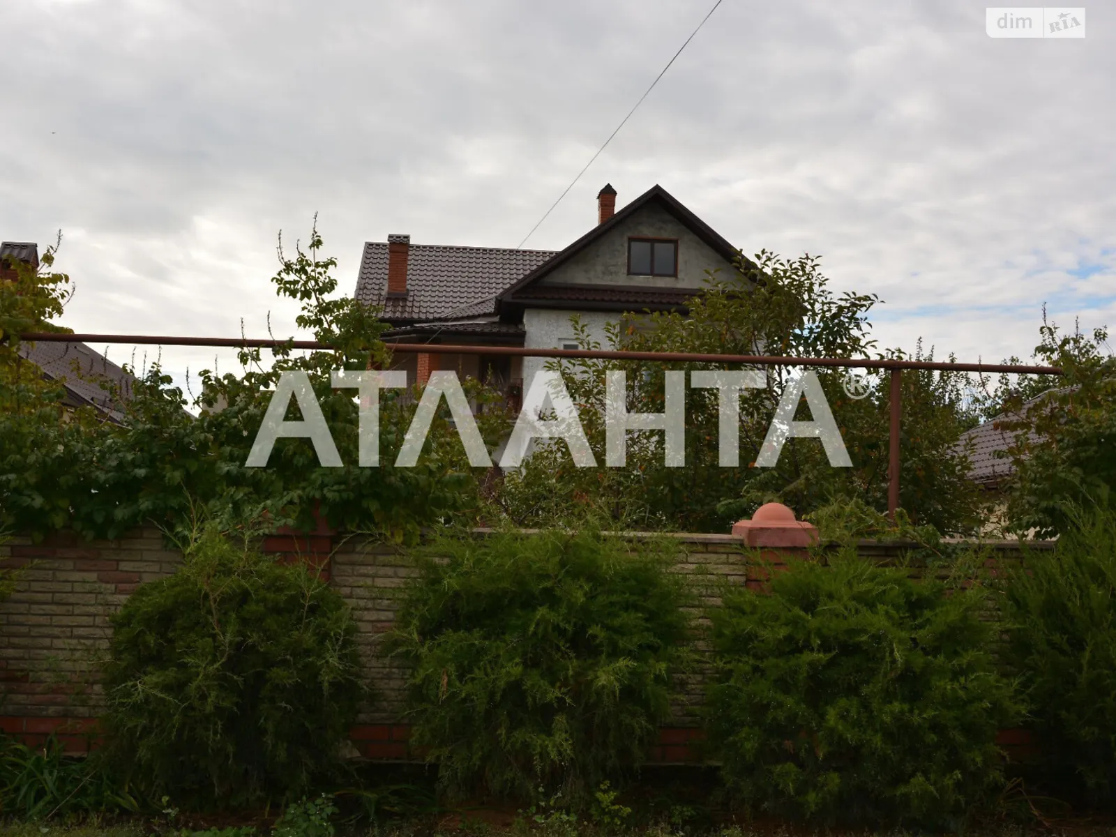 Продается дом на 2 этажа 202.6 кв. м с бассейном, цена: 87000 $ - фото 1