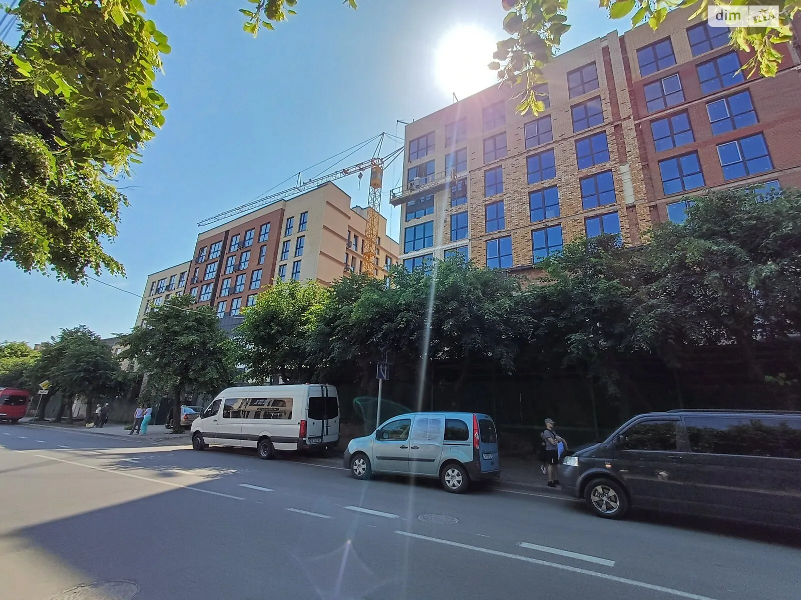 Продается 1-комнатная квартира 51 кв. м в Черновцах, ул. Сторожинецкая, 3 - фото 1