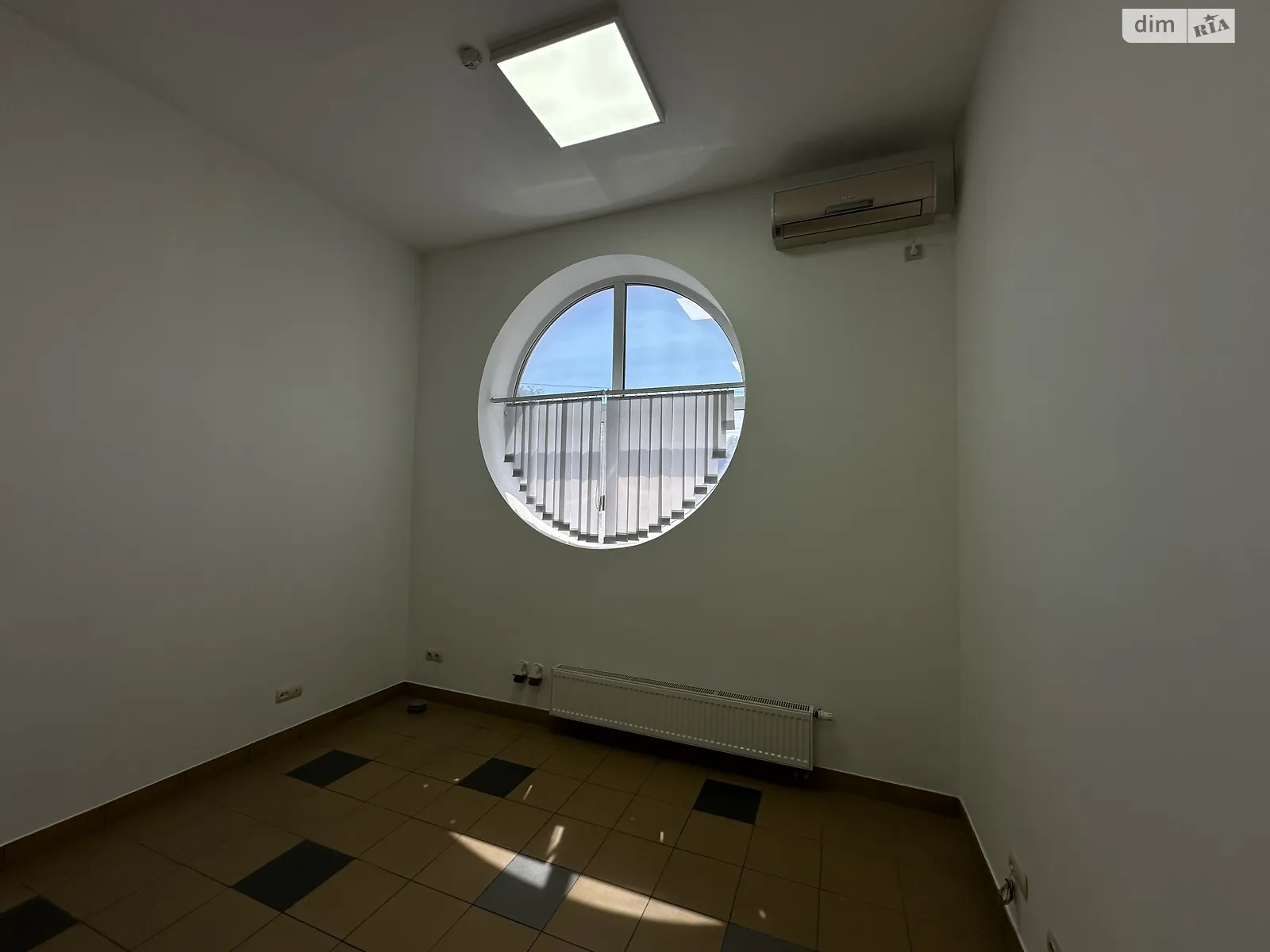Здається в оренду офіс 18 кв. м в бізнес-центрі, цена: 8500 грн - фото 1