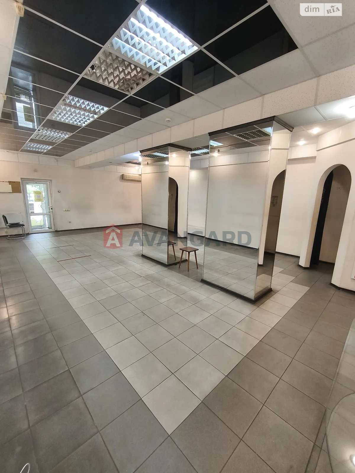 Продается объект сферы услуг 80.2 кв. м в 5-этажном здании, цена: 118000 $ - фото 1