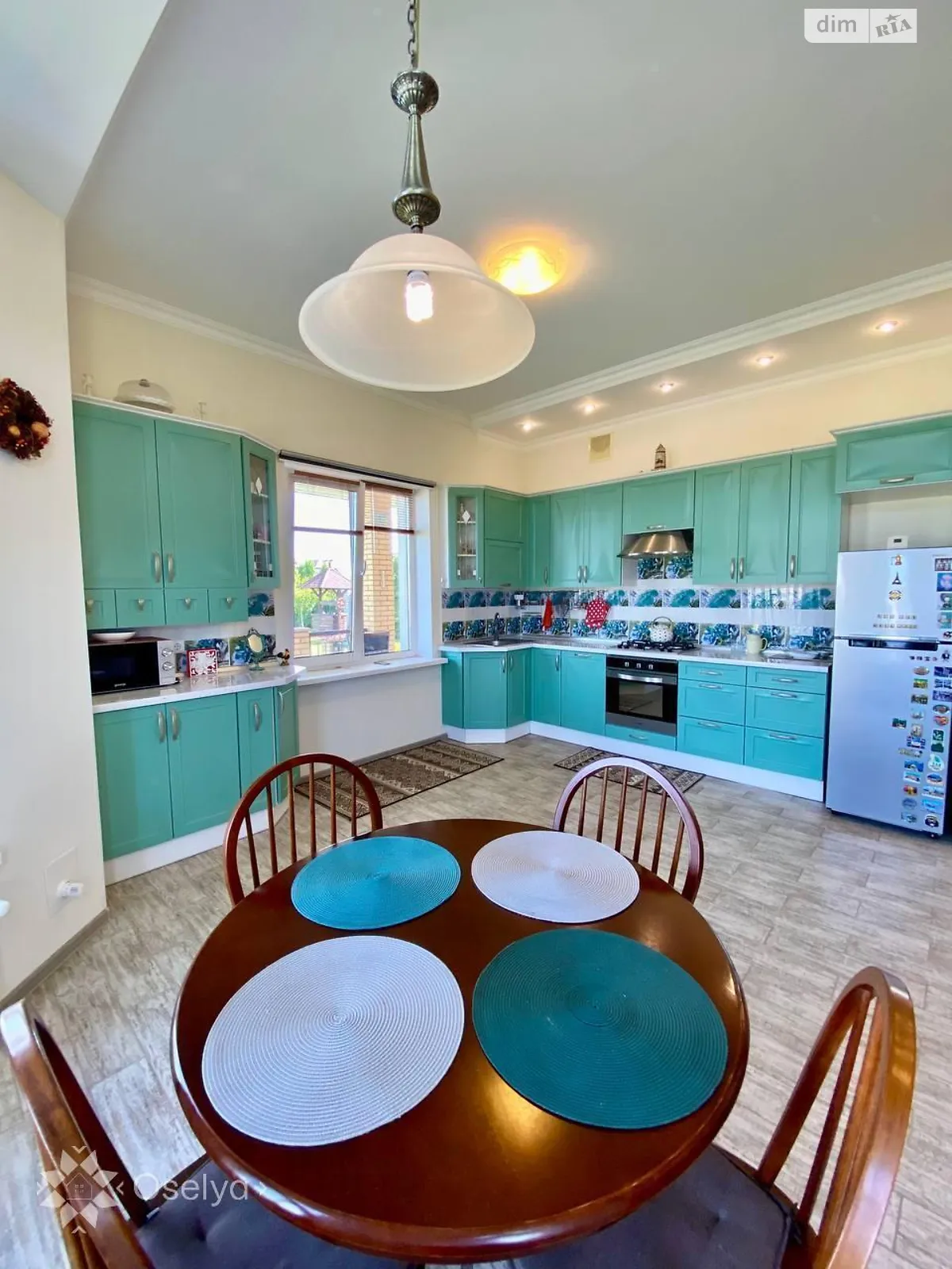 Продается дом на 2 этажа 182.3 кв. м с гаражом, цена: 270000 $ - фото 1