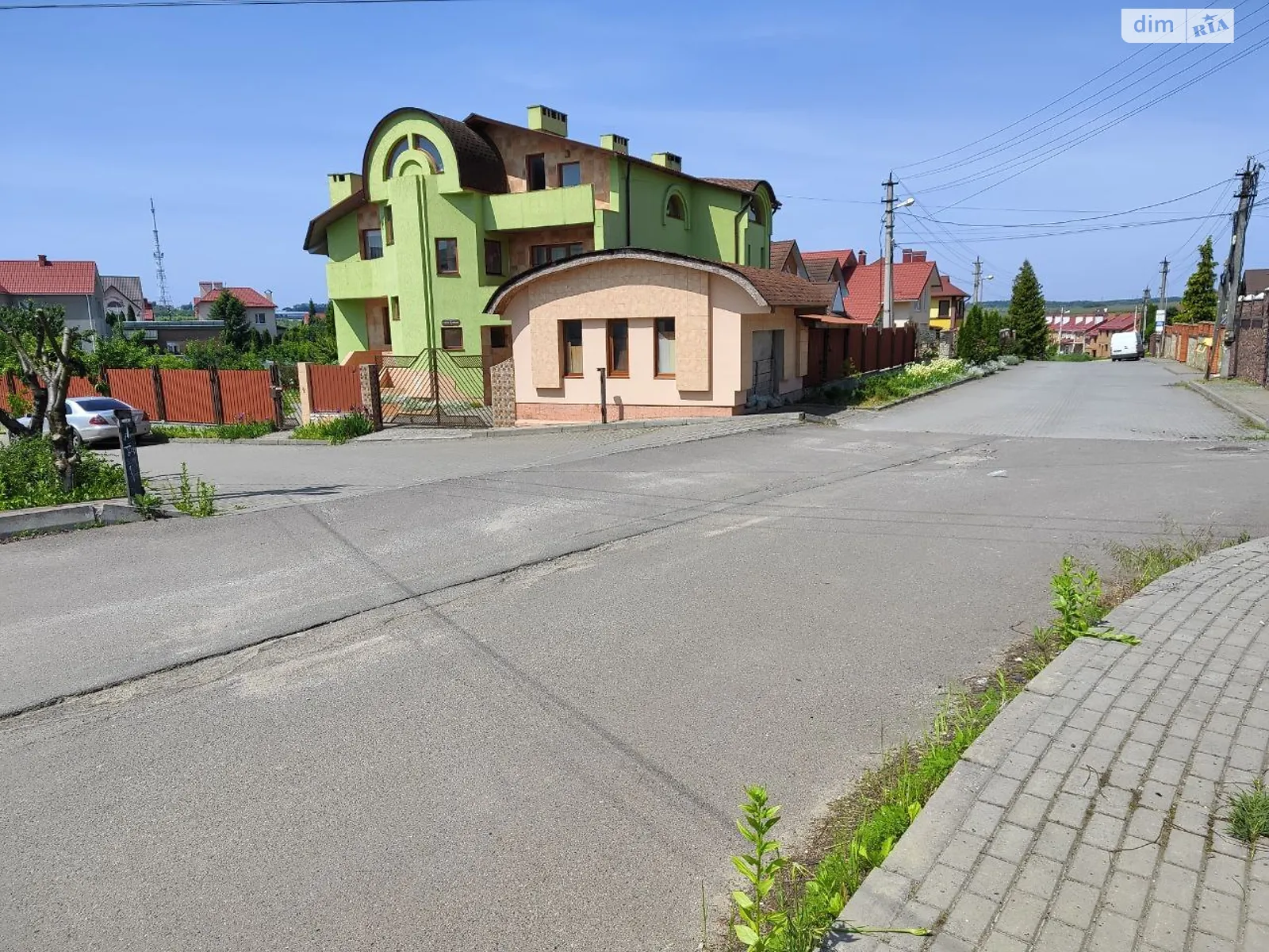 Продається будинок 3 поверховий 330 кв. м з подвалом, цена: 260000 $ - фото 1