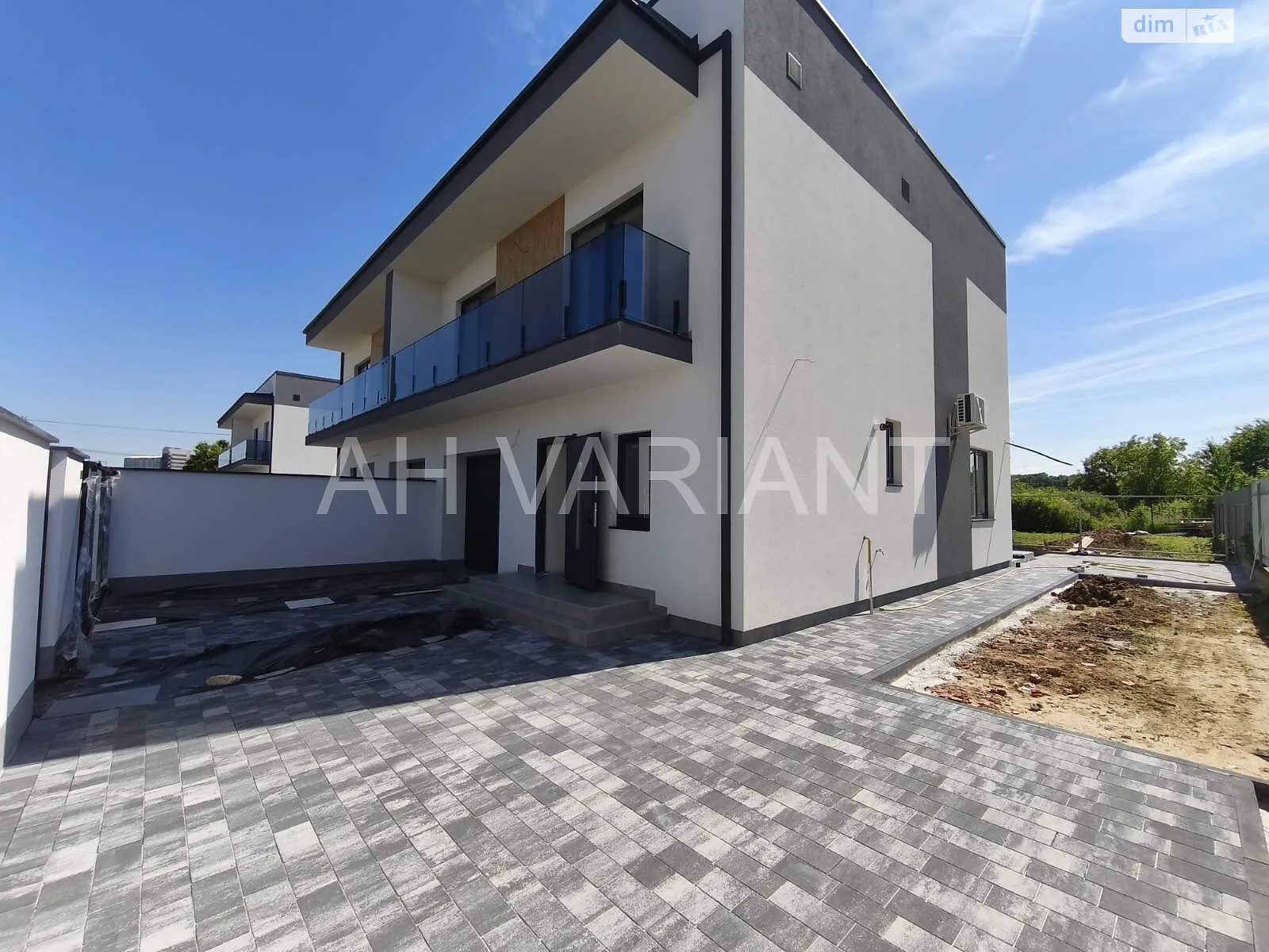 Продается дом на 2 этажа 130 кв. м с террасой, цена: 185000 $ - фото 1