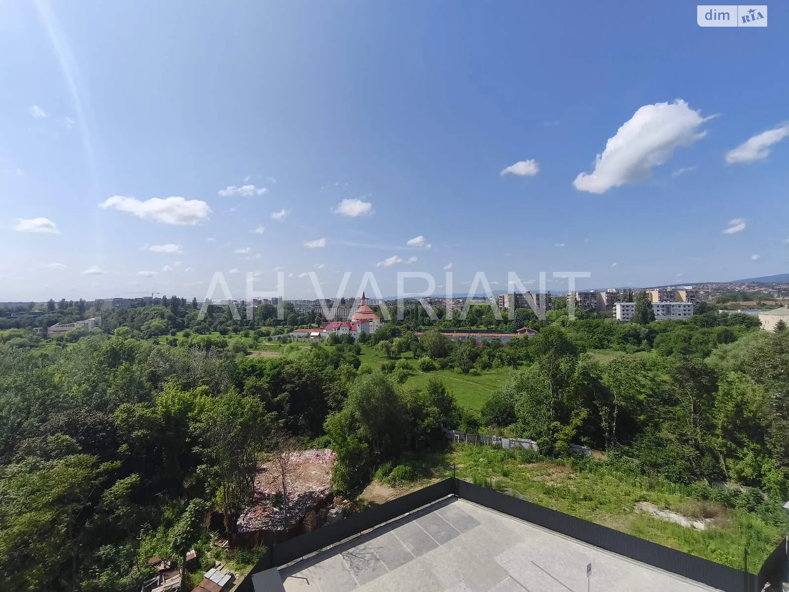 Продається 2-кімнатна квартира 60 кв. м у Ужгороді, вул. Минайська - фото 1