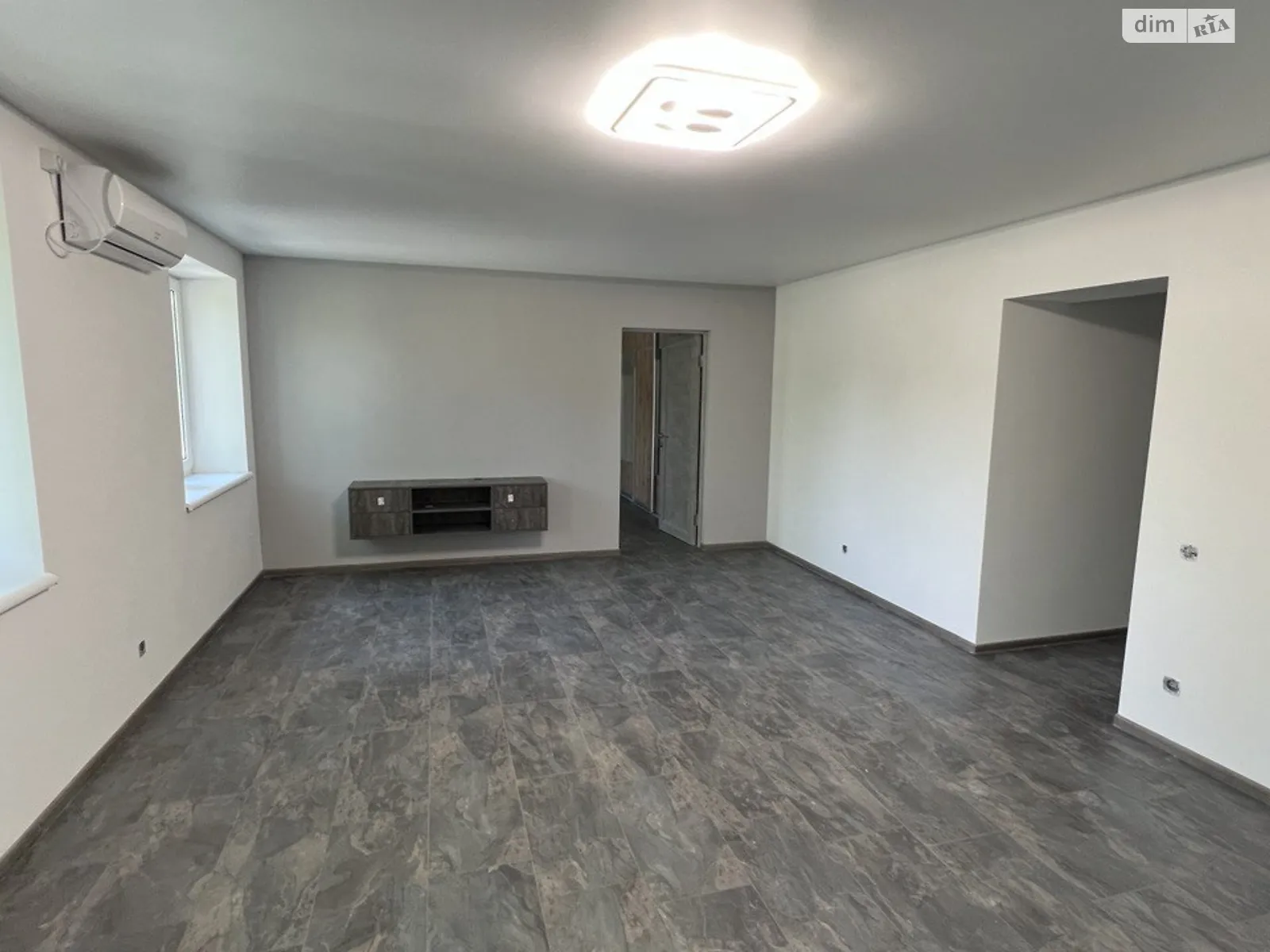 Продается 2-комнатная квартира 55.7 кв. м в Берегове, ул. Хмельницкого - фото 1
