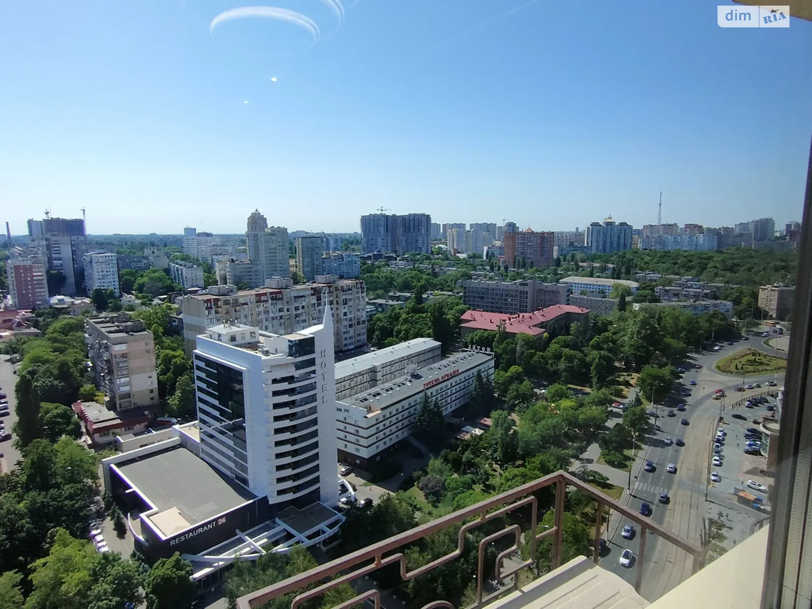 Продается 1-комнатная квартира 48 кв. м в Одессе, ул. Генуэзская - фото 1