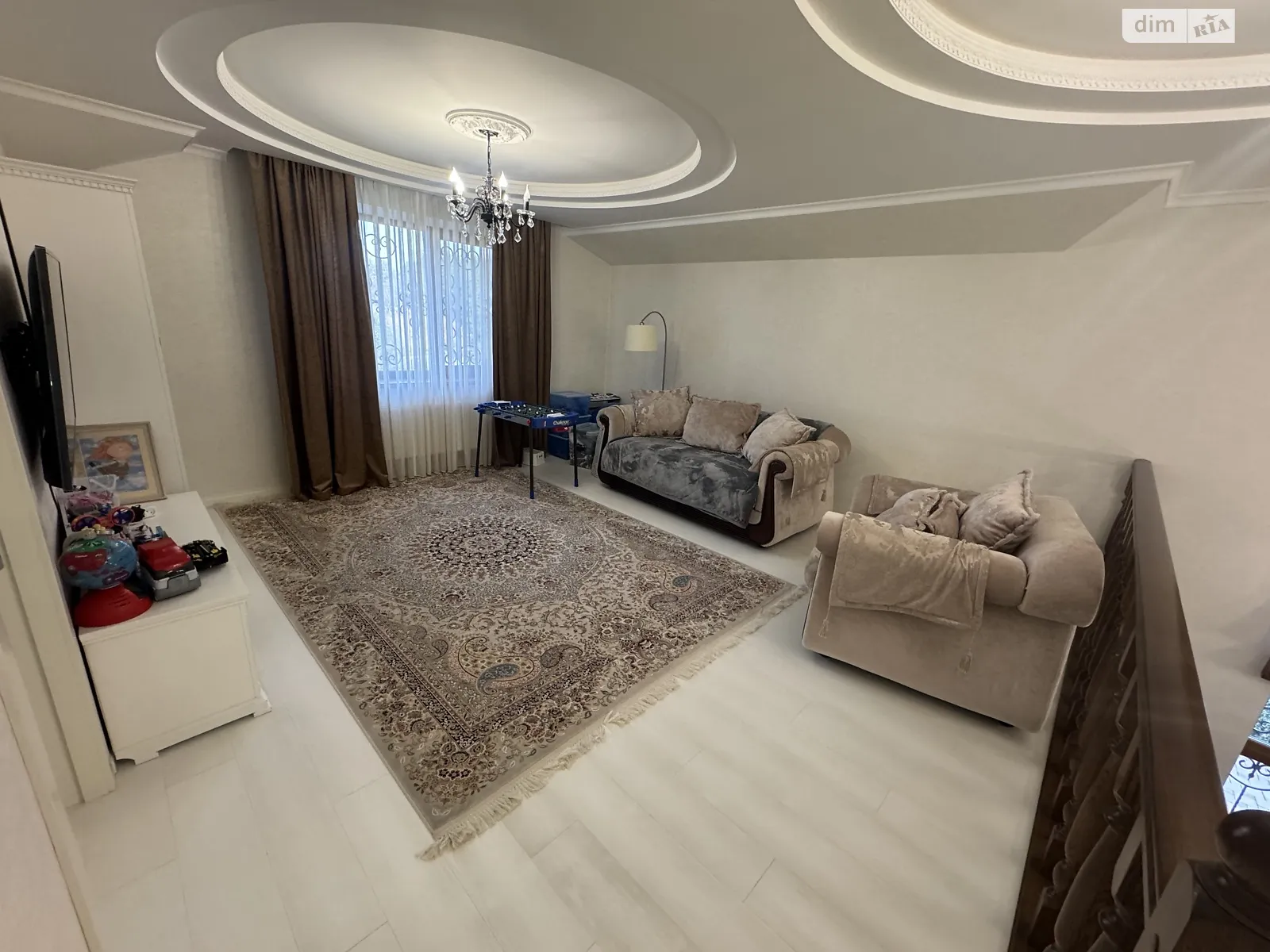 Продается дом на 2 этажа 190 кв. м с верандой, цена: 245000 $ - фото 1