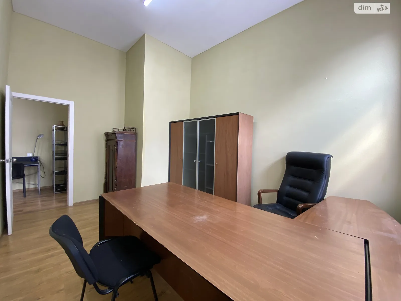 Сдается в аренду офис 75 кв. м в бизнес-центре, цена: 14000 грн - фото 1