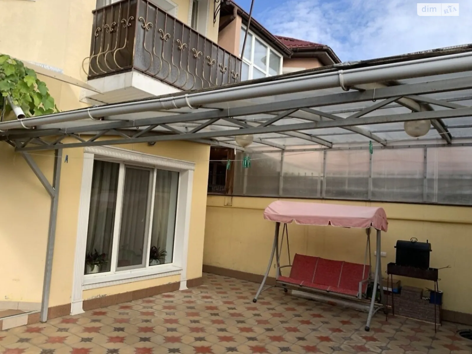 Продается дом на 3 этажа 200 кв. м с мебелью, цена: 270000 $ - фото 1