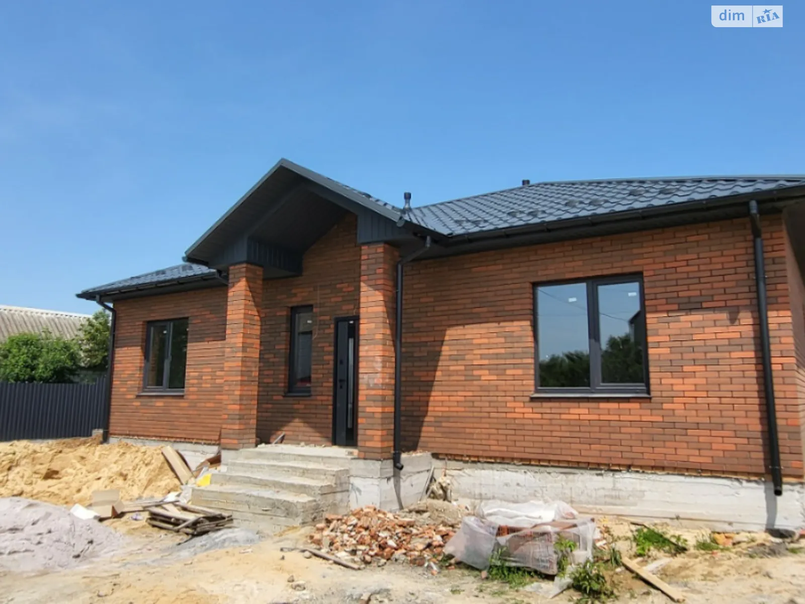 Продається одноповерховий будинок 105 кв. м з гаражем, цена: 88000 $ - фото 1