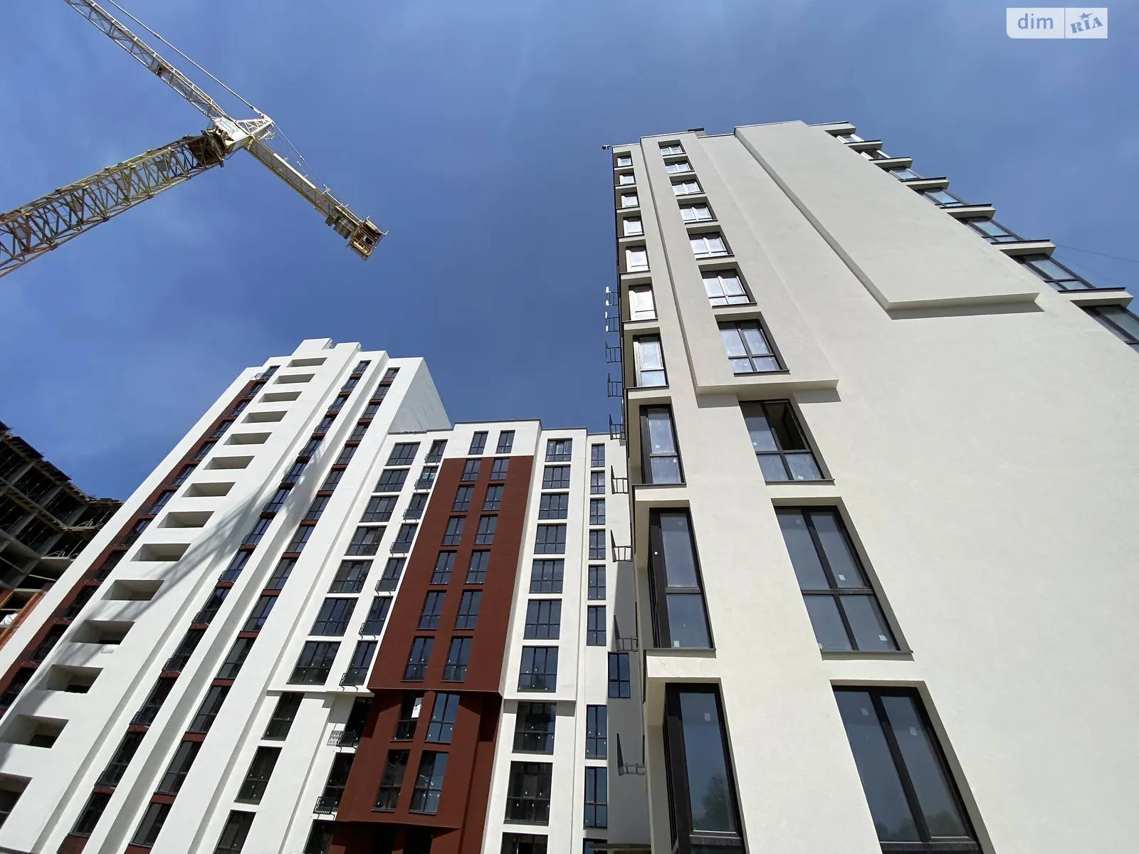 Продается 1-комнатная квартира 43 кв. м в Ивано-Франковске, ул. Химиков, 29 - фото 1