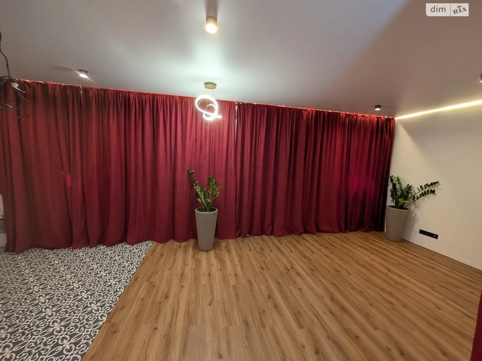 Продается 1-комнатная квартира 46 кв. м в Киеве, ул. Академика Янгеля, 2А - фото 1