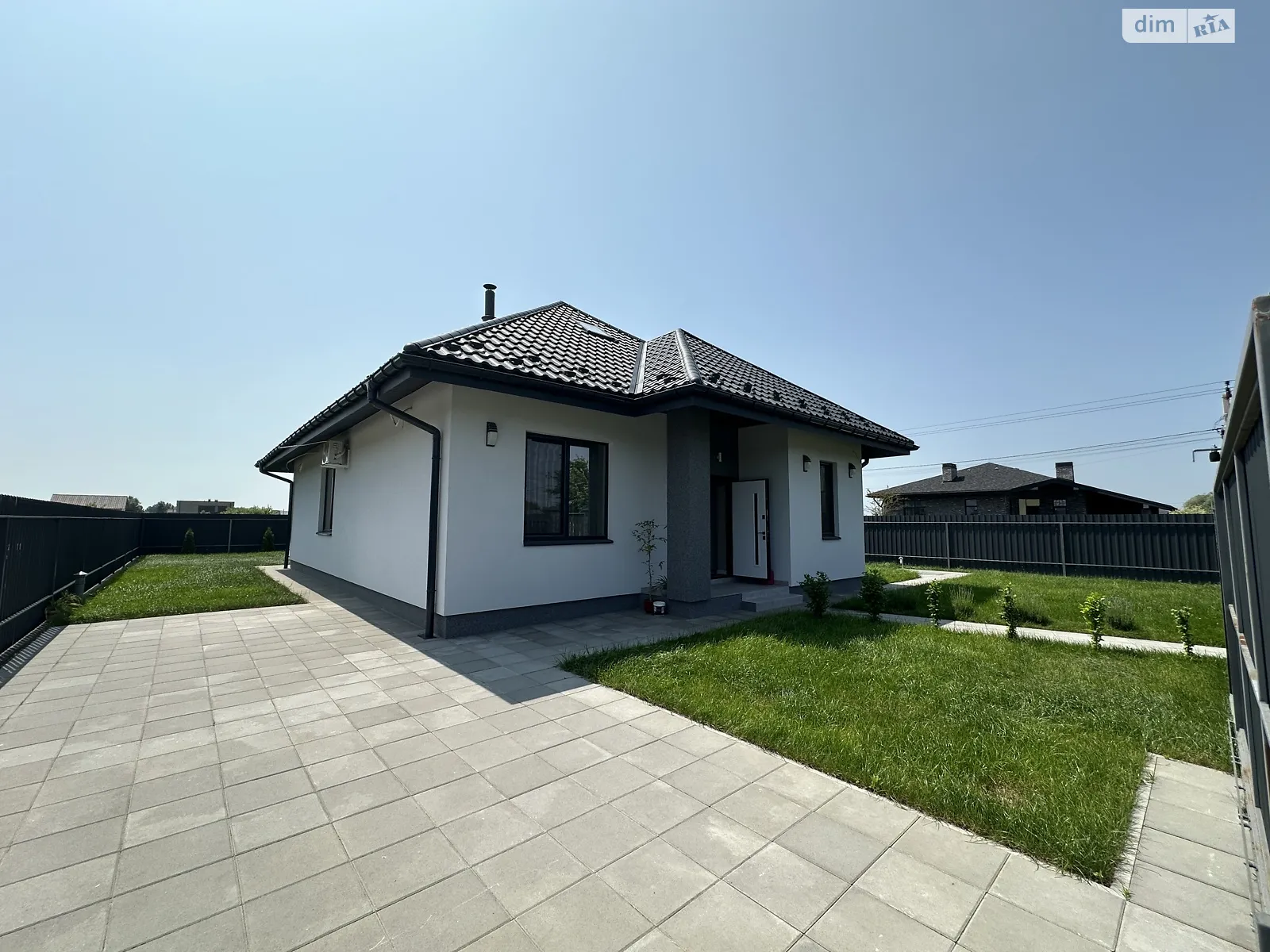 Продается дом на 2 этажа 140 кв. м с балконом, цена: 180000 $ - фото 1