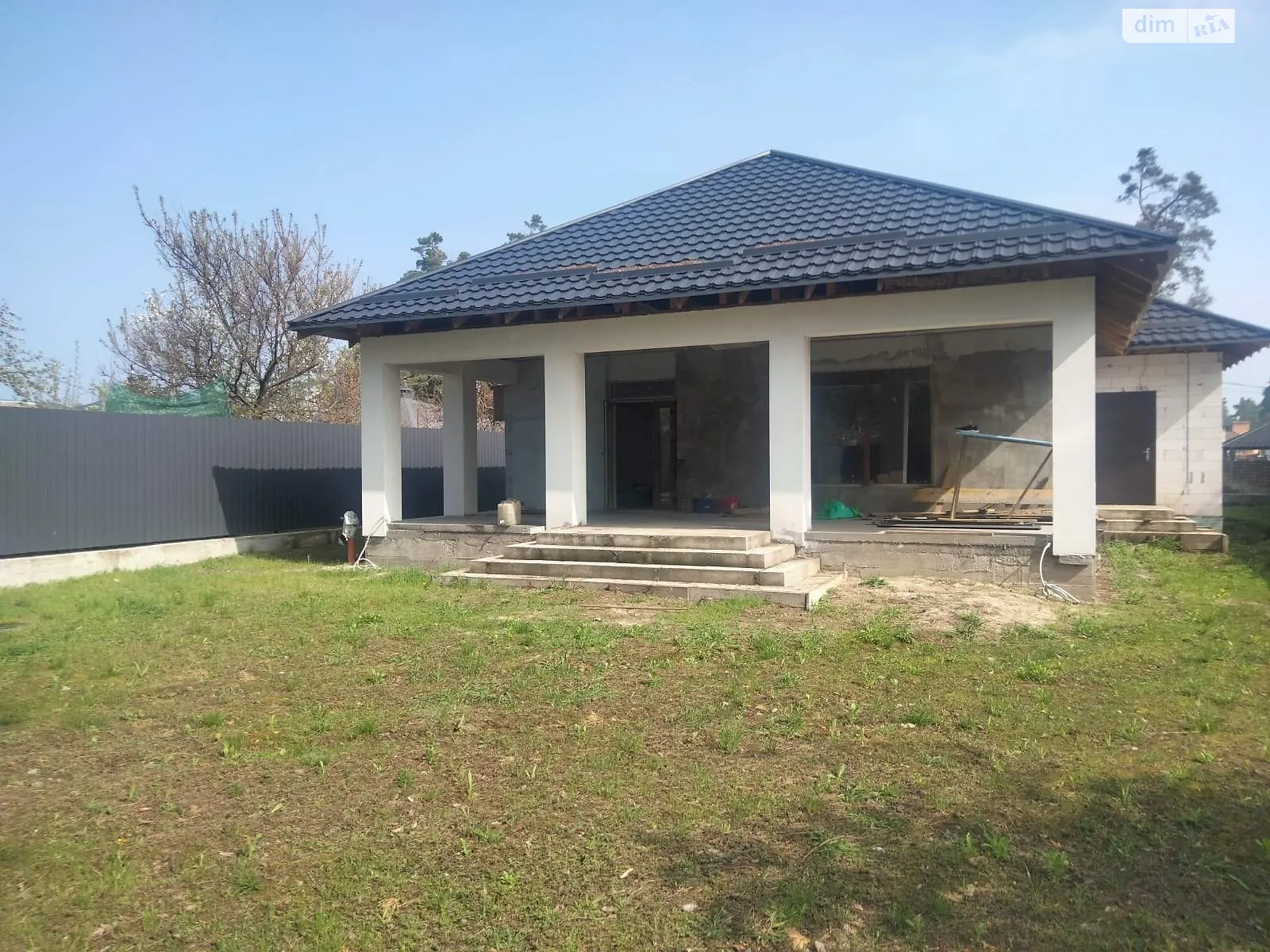 Продается одноэтажный дом 115 кв. м с камином, цена: 180000 $ - фото 1